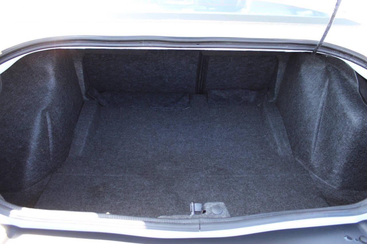 2023 White Dodge Challenger R/T Scat Pack (2C3CDZFJ0PH) with an 6.2L V8 OHV 16V engine, 6A transmission, located at 4301 NW 39th , Oklahoma City, OK, 73112, (405) 949-5600, 35.512135, -97.598671 - NO DRIVERS LICENCE -NO FULL COVERAGE INSURANCE - NO CREDIT CHECK. COME ON OVER TO SUPERSPORTS, TAKE A LOOK AND TEST DRIVE. PLEASE GIVE US A CALL AT (405) 949-5600. NO LICENCIA DE CONDUCIR - NO SEGURO DE COBERTURA TOTAL - NO VERIFICACION DE CREDITO. VISITENOS EN SUPERSPORTS, MIRE NUESTRO - Photo#25