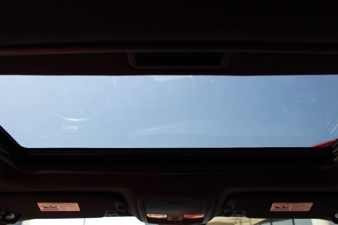 2023 White Dodge Challenger R/T Scat Pack (2C3CDZFJ0PH) with an 6.2L V8 OHV 16V engine, 6A transmission, located at 4301 NW 39th , Oklahoma City, OK, 73112, (405) 949-5600, 35.512135, -97.598671 - NO DRIVERS LICENCE -NO FULL COVERAGE INSURANCE - NO CREDIT CHECK. COME ON OVER TO SUPERSPORTS, TAKE A LOOK AND TEST DRIVE. PLEASE GIVE US A CALL AT (405) 949-5600. NO LICENCIA DE CONDUCIR - NO SEGURO DE COBERTURA TOTAL - NO VERIFICACION DE CREDITO. VISITENOS EN SUPERSPORTS, MIRE NUESTRO - Photo#31