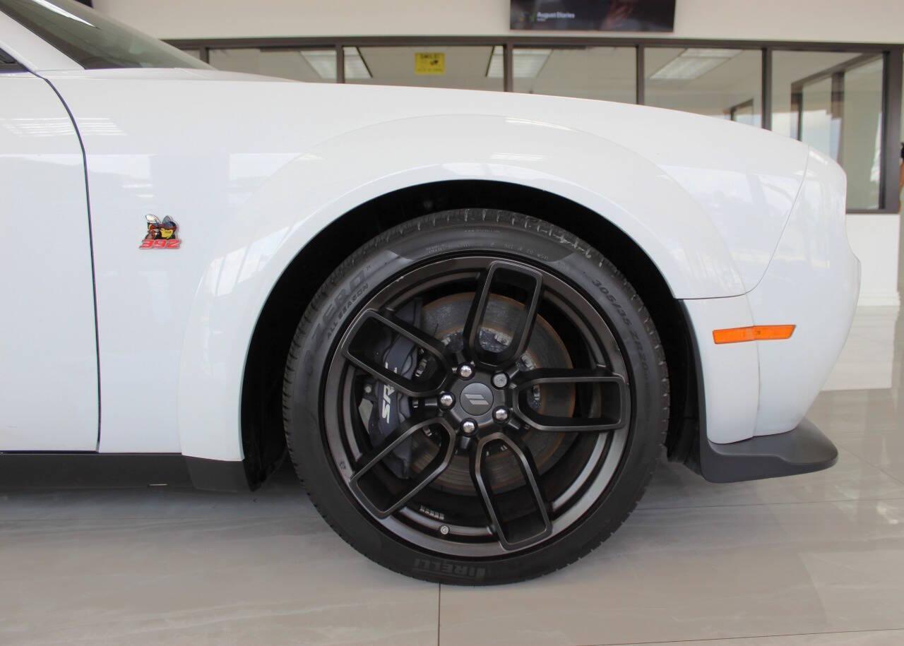 2023 White Dodge Challenger R/T Scat Pack (2C3CDZFJ0PH) with an 6.2L V8 OHV 16V engine, 6A transmission, located at 4301 NW 39th , Oklahoma City, OK, 73112, (405) 949-5600, 35.512135, -97.598671 - NO DRIVERS LICENCE -NO FULL COVERAGE INSURANCE - NO CREDIT CHECK. COME ON OVER TO SUPERSPORTS, TAKE A LOOK AND TEST DRIVE. PLEASE GIVE US A CALL AT (405) 949-5600. NO LICENCIA DE CONDUCIR - NO SEGURO DE COBERTURA TOTAL - NO VERIFICACION DE CREDITO. VISITENOS EN SUPERSPORTS, MIRE NUESTRO - Photo#12