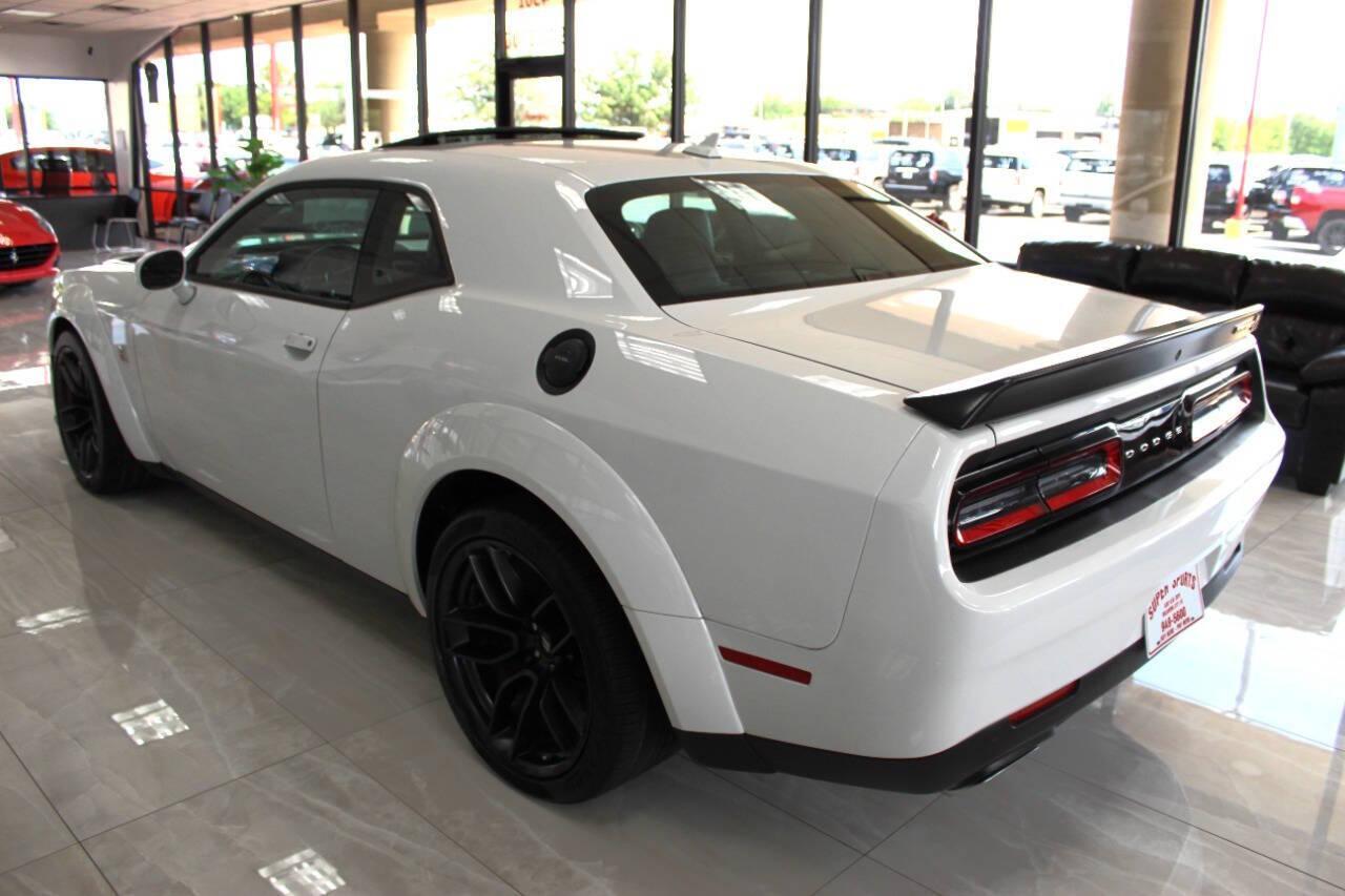 2023 White Dodge Challenger R/T Scat Pack (2C3CDZFJ0PH) with an 6.2L V8 OHV 16V engine, 6A transmission, located at 4301 NW 39th , Oklahoma City, OK, 73112, (405) 949-5600, 35.512135, -97.598671 - NO DRIVERS LICENCE -NO FULL COVERAGE INSURANCE - NO CREDIT CHECK. COME ON OVER TO SUPERSPORTS, TAKE A LOOK AND TEST DRIVE. PLEASE GIVE US A CALL AT (405) 949-5600. NO LICENCIA DE CONDUCIR - NO SEGURO DE COBERTURA TOTAL - NO VERIFICACION DE CREDITO. VISITENOS EN SUPERSPORTS, MIRE NUESTRO - Photo#15