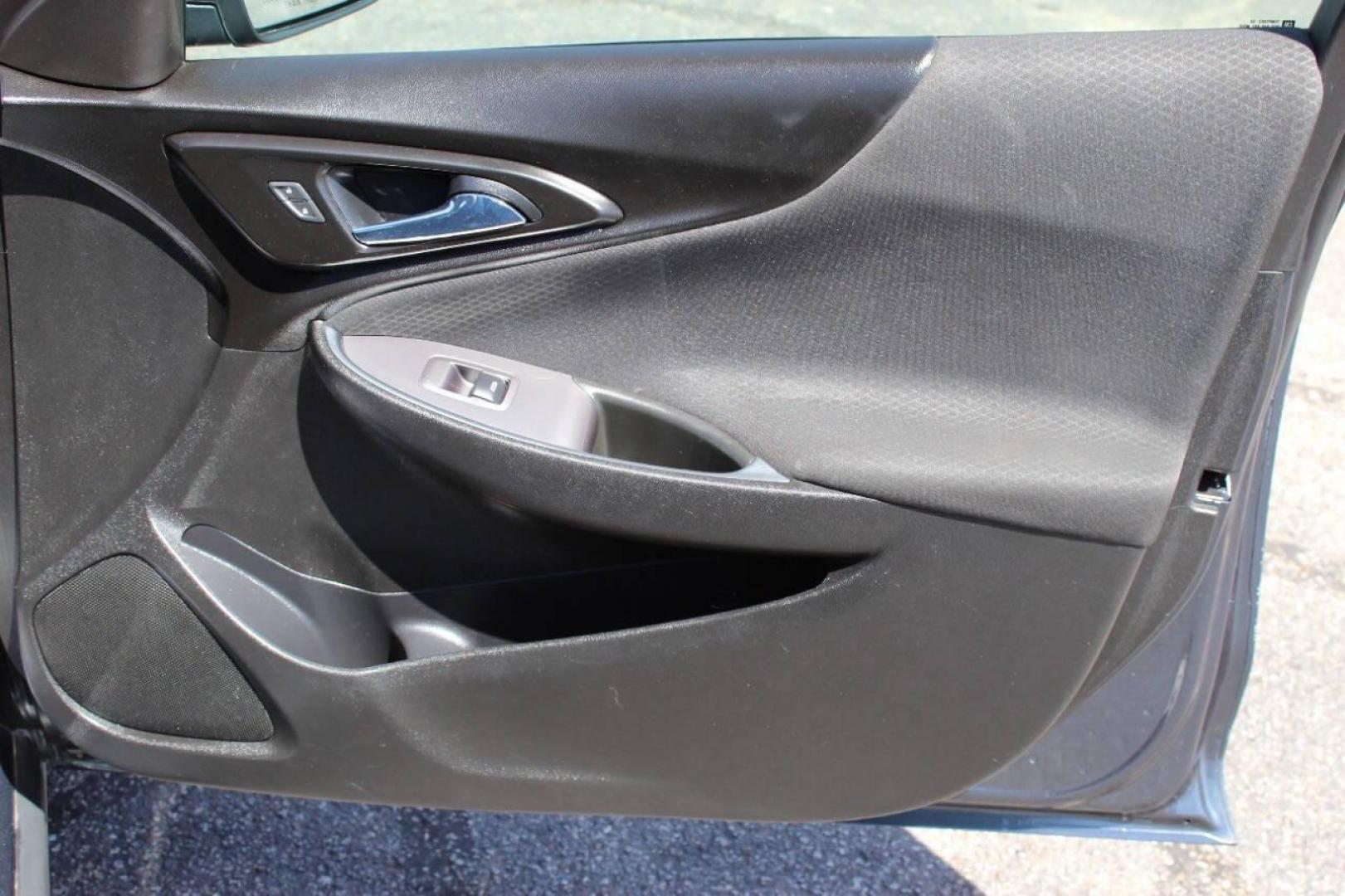 2021 Charcoal Chevrolet Malibu LT (1G1ZD5STXMF) with an 1.5L L4 DOHC 16V engine, 6A transmission, located at 4301 NW 39th , Oklahoma City, OK, 73112, (405) 949-5600, 35.512135, -97.598671 - Photo#10
