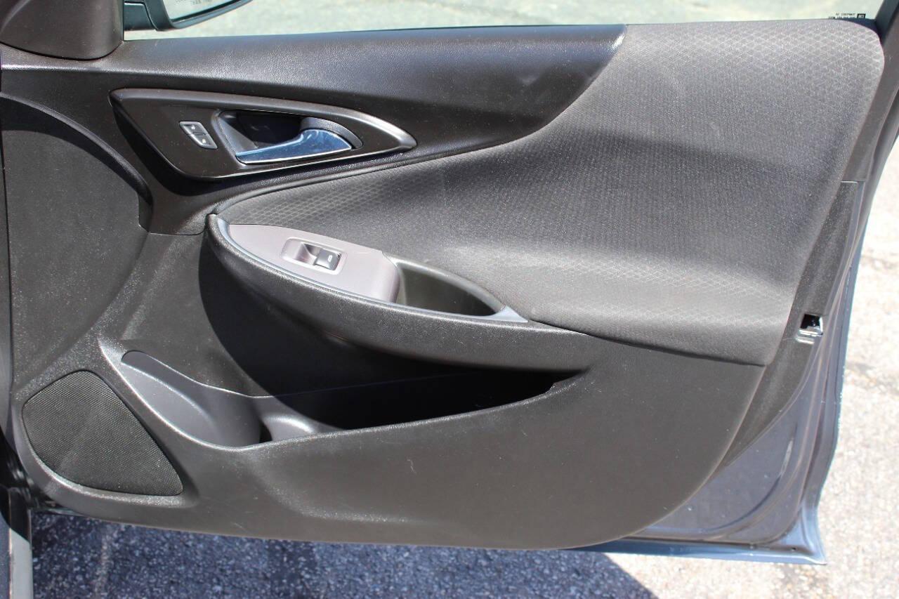 2021 Charcoal Chevrolet Malibu LT (1G1ZD5STXMF) with an 1.5L L4 DOHC 16V engine, 6A transmission, located at 4301 NW 39th , Oklahoma City, OK, 73112, (405) 949-5600, 35.512135, -97.598671 - Photo#9