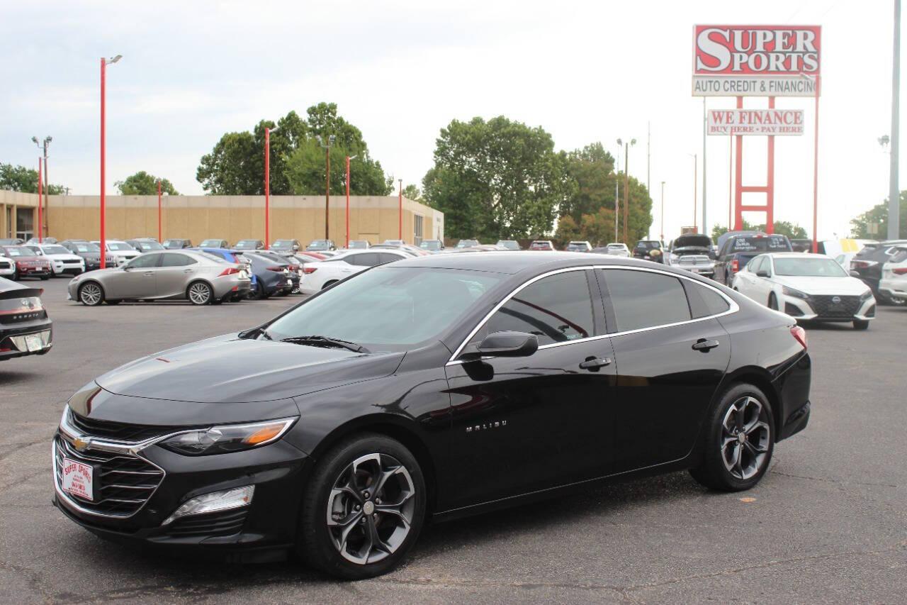 2022 Black Chevrolet Malibu LT (1G1ZD5ST5NF) with an 1.5L L4 DOHC 16V engine, 6A transmission, located at 4301 NW 39th , Oklahoma City, OK, 73112, (405) 949-5600, 35.512135, -97.598671 - NO DRIVERS LICENCE -NO FULL COVERAGE INSURANCE - NO CREDIT CHECK. COME ON OVER TO SUPERSPORTS, TAKE A LOOK AND TEST DRIVE. PLEASE GIVE US A CALL AT (405) 949-5600. NO LICENCIA DE CONDUCIR - NO SEGURO DE COBERTURA TOTAL - NO VERIFICACION DE CREDITO. VISITENOS EN SUPERSPORTS, MIRE NUESTRO - Photo#6