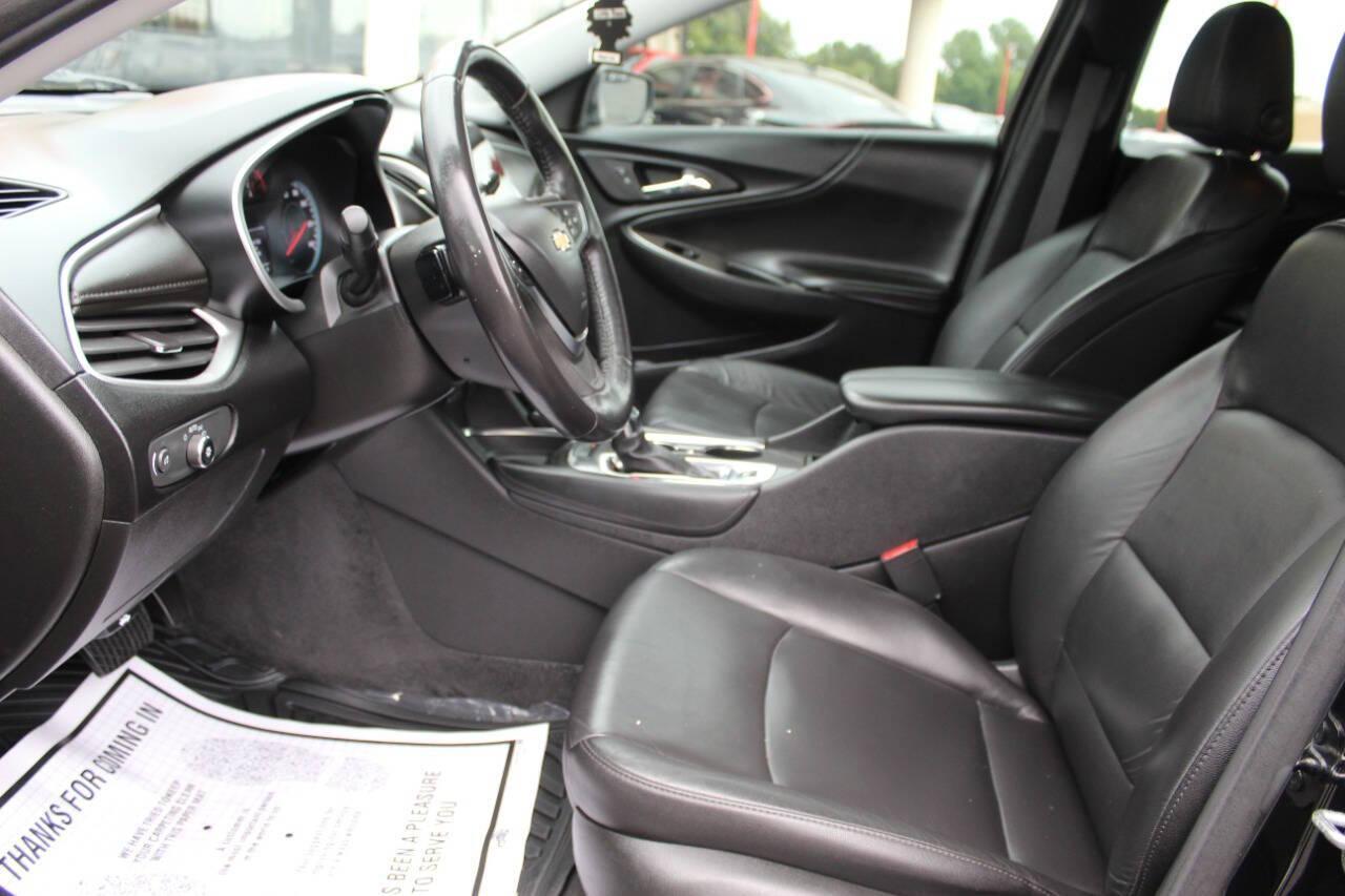 2022 Black Chevrolet Malibu LT (1G1ZD5ST5NF) with an 1.5L L4 DOHC 16V engine, 6A transmission, located at 4301 NW 39th , Oklahoma City, OK, 73112, (405) 949-5600, 35.512135, -97.598671 - NO DRIVERS LICENCE -NO FULL COVERAGE INSURANCE - NO CREDIT CHECK. COME ON OVER TO SUPERSPORTS, TAKE A LOOK AND TEST DRIVE. PLEASE GIVE US A CALL AT (405) 949-5600. NO LICENCIA DE CONDUCIR - NO SEGURO DE COBERTURA TOTAL - NO VERIFICACION DE CREDITO. VISITENOS EN SUPERSPORTS, MIRE NUESTRO - Photo#15