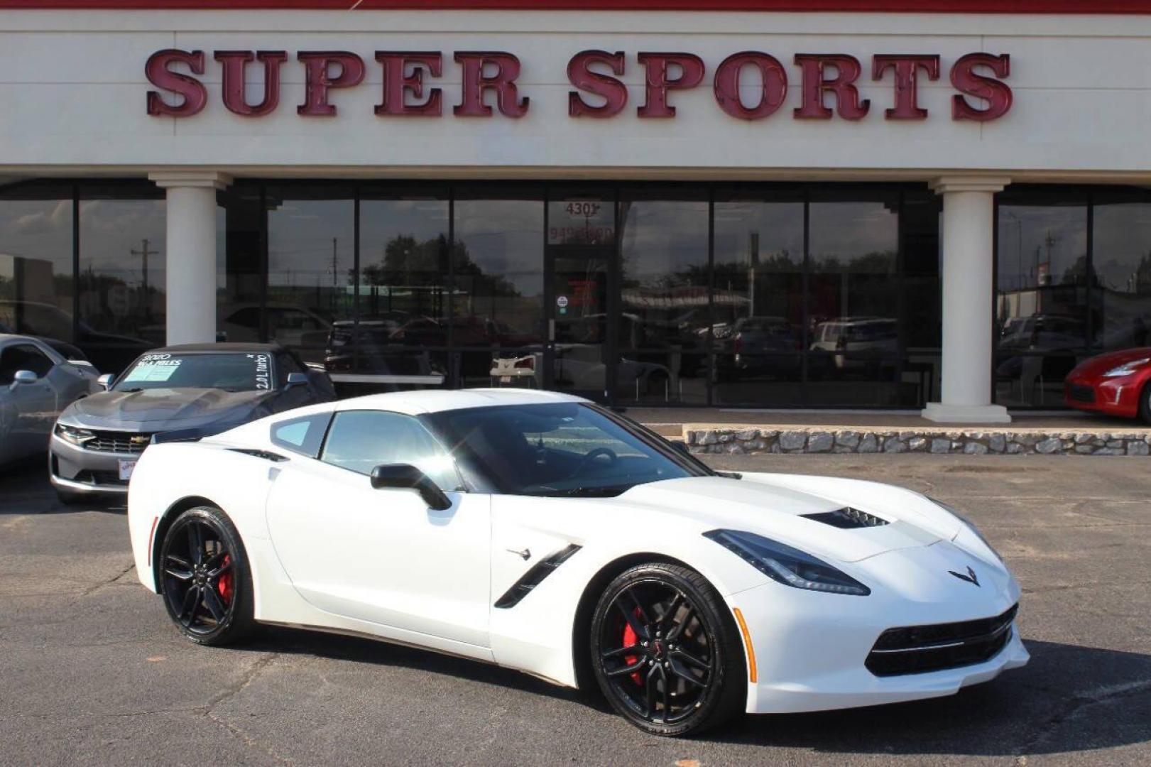 2016 White Chevrolet Corvette Z51 2LT Coupe Automatic (1G1YK2D73G5) with an 6.2L V8 engine, 8A transmission, located at 4301 NW 39th , Oklahoma City, OK, 73112, (405) 949-5600, 35.512135, -97.598671 - NO DRIVERS LICENCE -NO FULL COVERAGE INSURANCE - NO CREDIT CHECK. COME ON OVER TO SUPERSPORTS, TAKE A LOOK AND TEST DRIVE. PLEASE GIVE US A CALL AT (405) 949-5600. NO LICENCIA DE CONDUCIR - NO SEGURO DE COBERTURA TOTAL - NO VERIFICACION DE CREDITO. VISITENOS EN SUPERSPORTS, MIRE NUESTRO - Photo#2