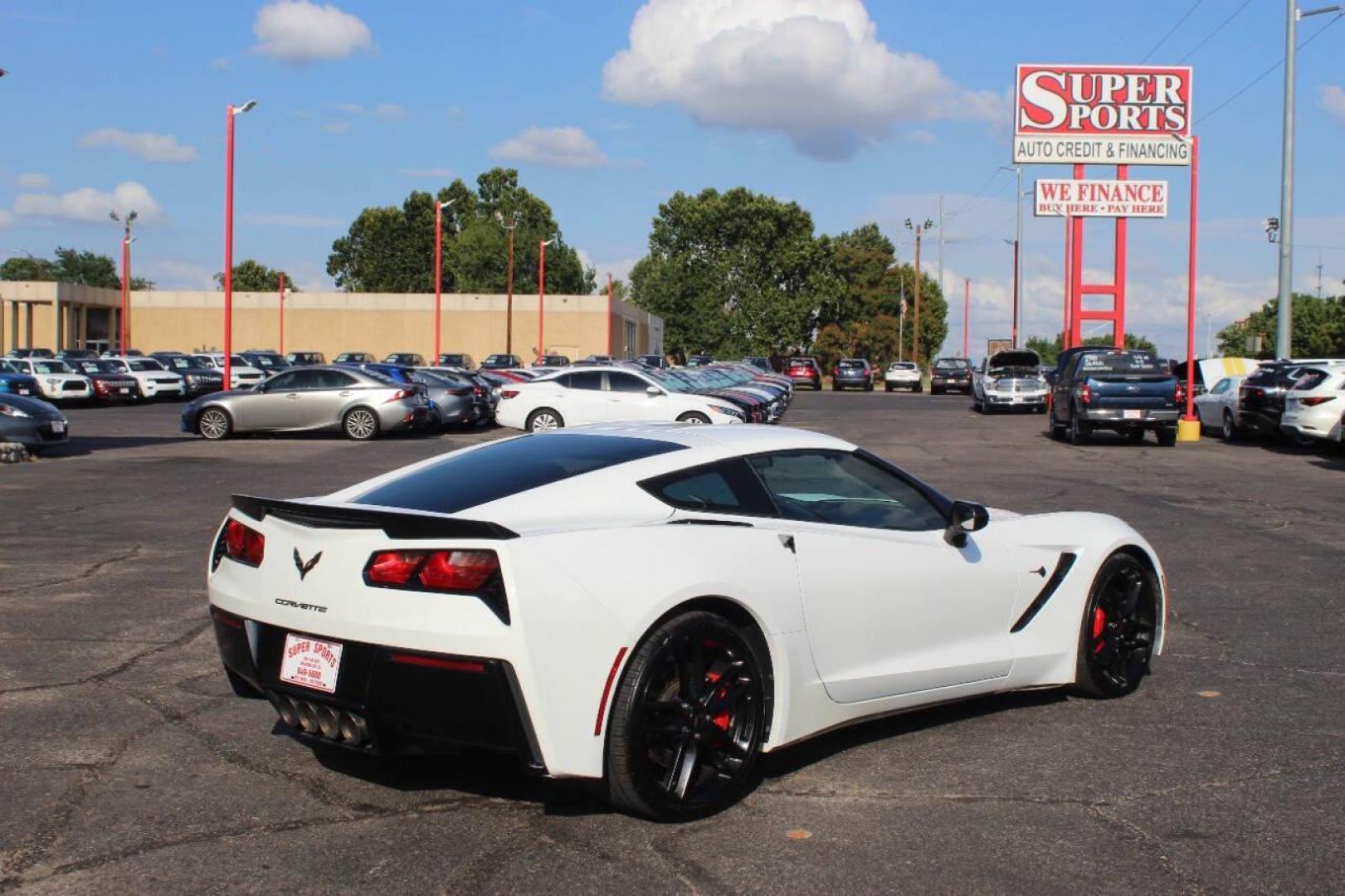 2016 White Chevrolet Corvette Z51 2LT Coupe Automatic (1G1YK2D73G5) with an 6.2L V8 engine, 8A transmission, located at 4301 NW 39th , Oklahoma City, OK, 73112, (405) 949-5600, 35.512135, -97.598671 - NO DRIVERS LICENCE -NO FULL COVERAGE INSURANCE - NO CREDIT CHECK. COME ON OVER TO SUPERSPORTS, TAKE A LOOK AND TEST DRIVE. PLEASE GIVE US A CALL AT (405) 949-5600. NO LICENCIA DE CONDUCIR - NO SEGURO DE COBERTURA TOTAL - NO VERIFICACION DE CREDITO. VISITENOS EN SUPERSPORTS, MIRE NUESTRO - Photo#4