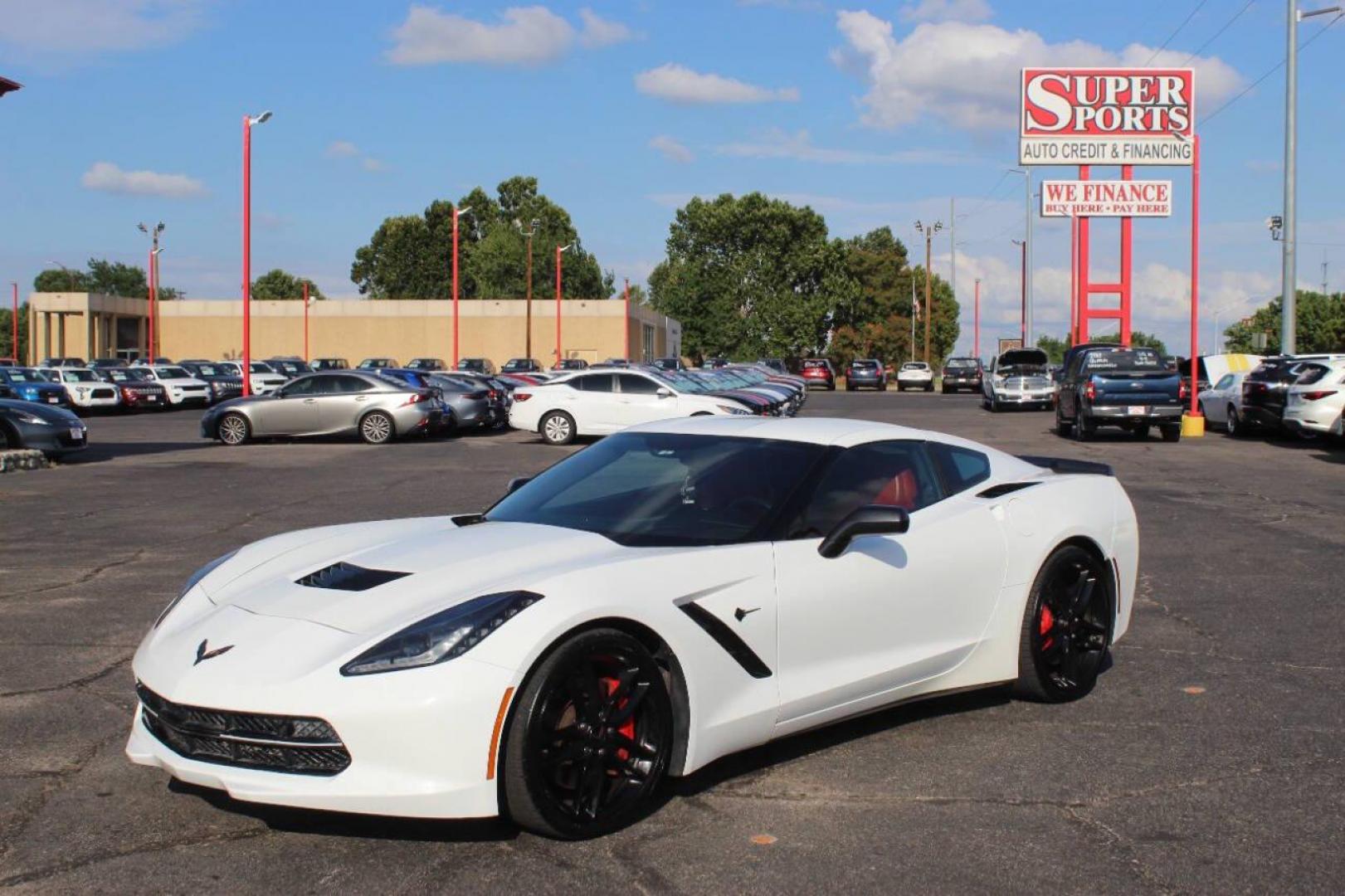 2016 White Chevrolet Corvette Z51 2LT Coupe Automatic (1G1YK2D73G5) with an 6.2L V8 engine, 8A transmission, located at 4301 NW 39th , Oklahoma City, OK, 73112, (405) 949-5600, 35.512135, -97.598671 - NO DRIVERS LICENCE -NO FULL COVERAGE INSURANCE - NO CREDIT CHECK. COME ON OVER TO SUPERSPORTS, TAKE A LOOK AND TEST DRIVE. PLEASE GIVE US A CALL AT (405) 949-5600. NO LICENCIA DE CONDUCIR - NO SEGURO DE COBERTURA TOTAL - NO VERIFICACION DE CREDITO. VISITENOS EN SUPERSPORTS, MIRE NUESTRO - Photo#7