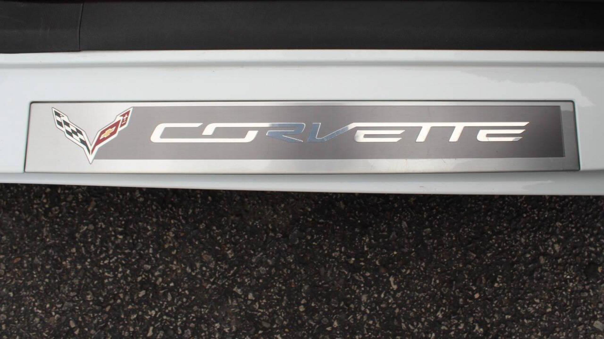 2016 White Chevrolet Corvette Z51 2LT Coupe Automatic (1G1YK2D73G5) with an 6.2L V8 engine, 8A transmission, located at 4301 NW 39th , Oklahoma City, OK, 73112, (405) 949-5600, 35.512135, -97.598671 - NO DRIVERS LICENCE -NO FULL COVERAGE INSURANCE - NO CREDIT CHECK. COME ON OVER TO SUPERSPORTS, TAKE A LOOK AND TEST DRIVE. PLEASE GIVE US A CALL AT (405) 949-5600. NO LICENCIA DE CONDUCIR - NO SEGURO DE COBERTURA TOTAL - NO VERIFICACION DE CREDITO. VISITENOS EN SUPERSPORTS, MIRE NUESTRO - Photo#27