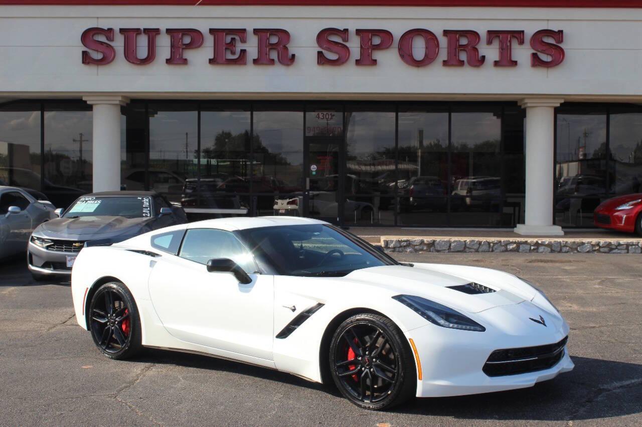 2016 White Chevrolet Corvette Z51 2LT Coupe Automatic (1G1YK2D73G5) with an 6.2L V8 6.2L V8 engine, Automatic 8-Speed transmission, located at 4301 NW 39th , Oklahoma City, OK, 73112, (405) 949-5600, 35.512135, -97.598671 - NO DRIVERS LICENCE -NO FULL COVERAGE INSURANCE - NO CREDIT CHECK. COME ON OVER TO SUPERSPORTS, TAKE A LOOK AND TEST DRIVE. PLEASE GIVE US A CALL AT (405) 949-5600. NO LICENCIA DE CONDUCIR - NO SEGURO DE COBERTURA TOTAL - NO VERIFICACION DE CREDITO. VISITENOS EN SUPERSPORTS, MIRE NUESTRO - Photo#0