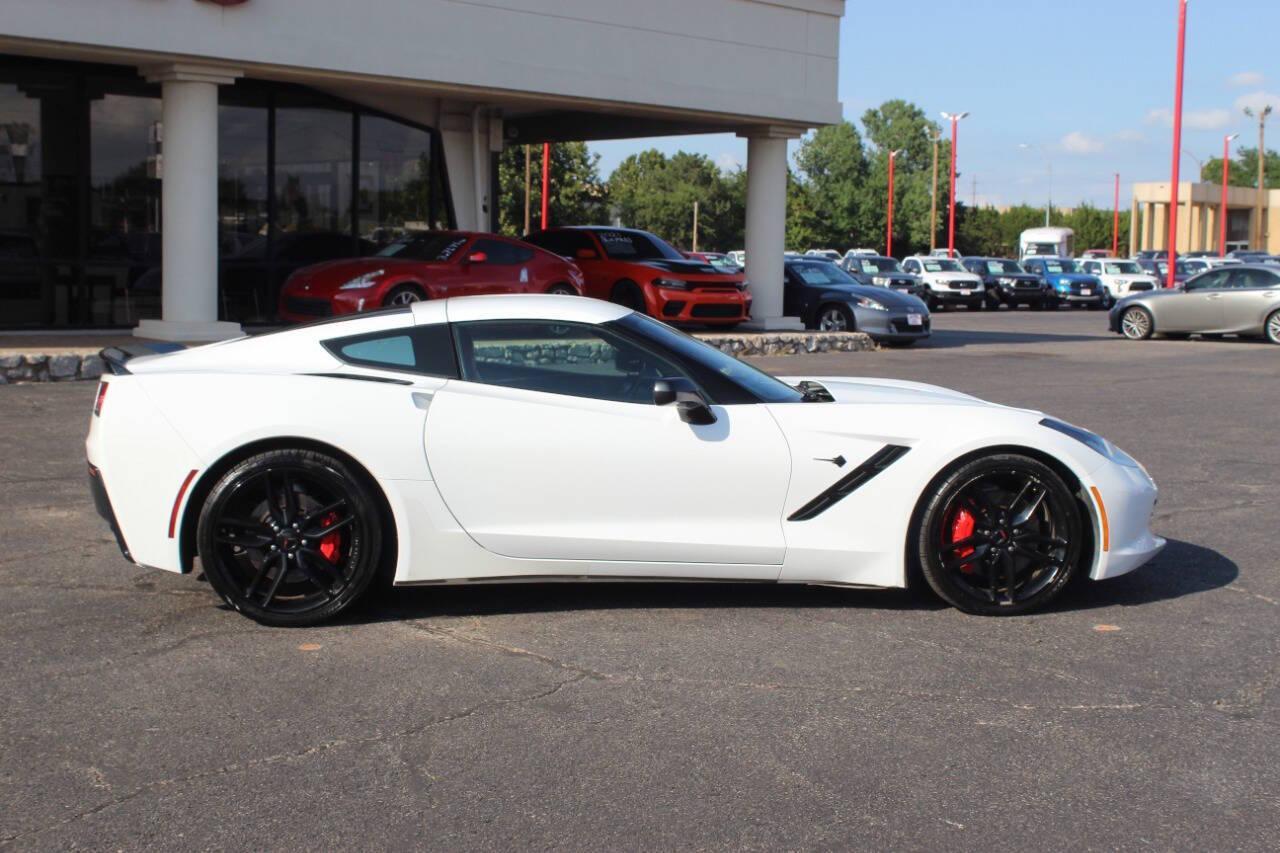 2016 White Chevrolet Corvette Z51 2LT Coupe Automatic (1G1YK2D73G5) with an 6.2L V8 6.2L V8 engine, Automatic 8-Speed transmission, located at 4301 NW 39th , Oklahoma City, OK, 73112, (405) 949-5600, 35.512135, -97.598671 - NO DRIVERS LICENCE -NO FULL COVERAGE INSURANCE - NO CREDIT CHECK. COME ON OVER TO SUPERSPORTS, TAKE A LOOK AND TEST DRIVE. PLEASE GIVE US A CALL AT (405) 949-5600. NO LICENCIA DE CONDUCIR - NO SEGURO DE COBERTURA TOTAL - NO VERIFICACION DE CREDITO. VISITENOS EN SUPERSPORTS, MIRE NUESTRO - Photo#2