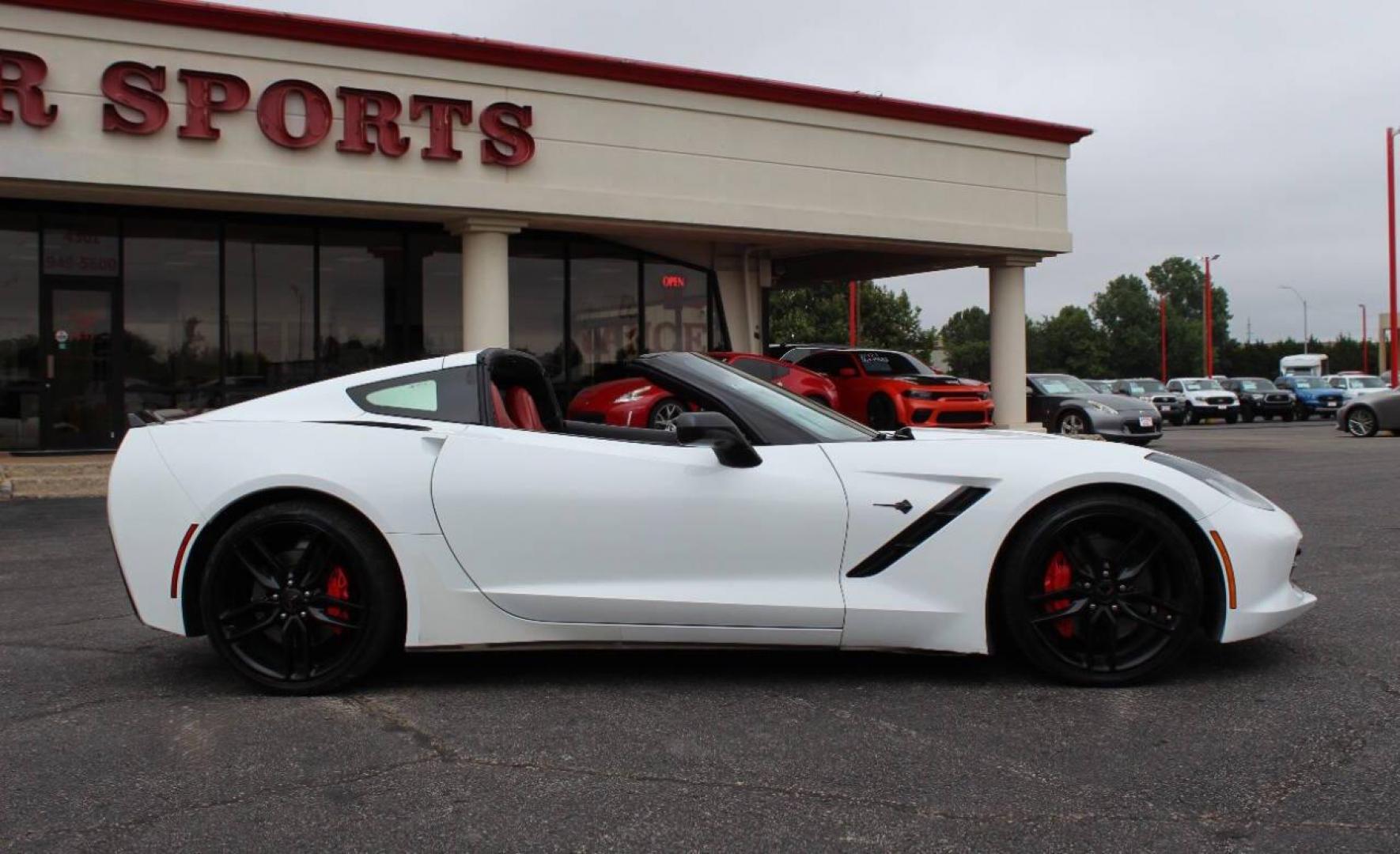 2016 White Chevrolet Corvette Z51 2LT Coupe Automatic (1G1YK2D73G5) with an 6.2L V8 6.2L V8 engine, Automatic 8-Speed transmission, located at 4301 NW 39th , Oklahoma City, OK, 73112, (405) 949-5600, 35.512135, -97.598671 - NO DRIVERS LICENCE -NO FULL COVERAGE INSURANCE - NO CREDIT CHECK. COME ON OVER TO SUPERSPORTS, TAKE A LOOK AND TEST DRIVE. PLEASE GIVE US A CALL AT (405) 949-5600. NO LICENCIA DE CONDUCIR - NO SEGURO DE COBERTURA TOTAL - NO VERIFICACION DE CREDITO. VISITENOS EN SUPERSPORTS, MIRE NUESTRO - Photo#8