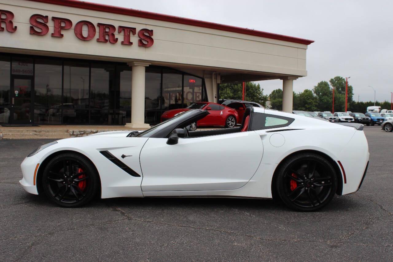 2016 White Chevrolet Corvette Z51 2LT Coupe Automatic (1G1YK2D73G5) with an 6.2L V8 6.2L V8 engine, Automatic 8-Speed transmission, located at 4301 NW 39th , Oklahoma City, OK, 73112, (405) 949-5600, 35.512135, -97.598671 - NO DRIVERS LICENCE -NO FULL COVERAGE INSURANCE - NO CREDIT CHECK. COME ON OVER TO SUPERSPORTS, TAKE A LOOK AND TEST DRIVE. PLEASE GIVE US A CALL AT (405) 949-5600. NO LICENCIA DE CONDUCIR - NO SEGURO DE COBERTURA TOTAL - NO VERIFICACION DE CREDITO. VISITENOS EN SUPERSPORTS, MIRE NUESTRO - Photo#11