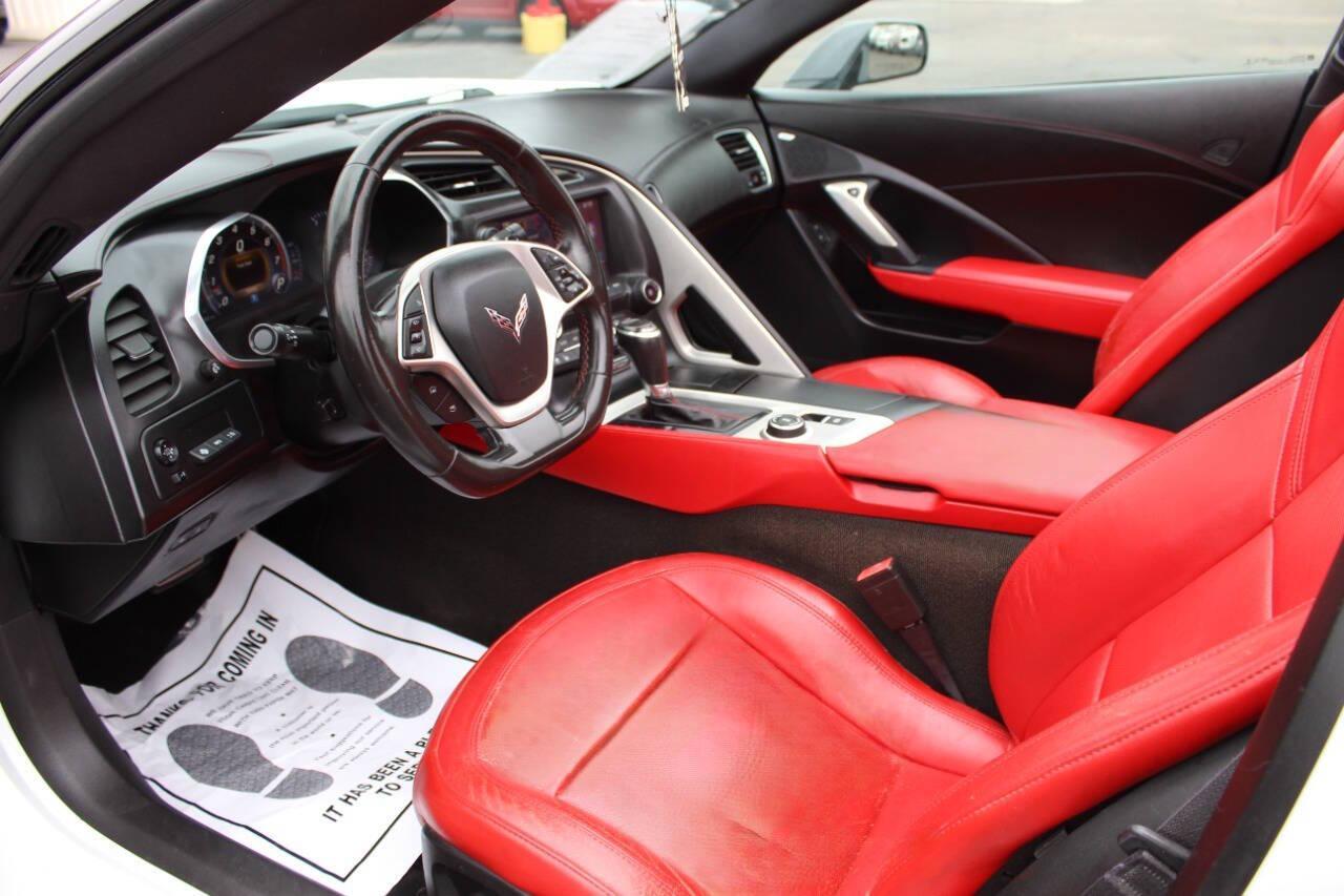 2016 White Chevrolet Corvette Z51 2LT Coupe Automatic (1G1YK2D73G5) with an 6.2L V8 6.2L V8 engine, Automatic 8-Speed transmission, located at 4301 NW 39th , Oklahoma City, OK, 73112, (405) 949-5600, 35.512135, -97.598671 - NO DRIVERS LICENCE -NO FULL COVERAGE INSURANCE - NO CREDIT CHECK. COME ON OVER TO SUPERSPORTS, TAKE A LOOK AND TEST DRIVE. PLEASE GIVE US A CALL AT (405) 949-5600. NO LICENCIA DE CONDUCIR - NO SEGURO DE COBERTURA TOTAL - NO VERIFICACION DE CREDITO. VISITENOS EN SUPERSPORTS, MIRE NUESTRO - Photo#24