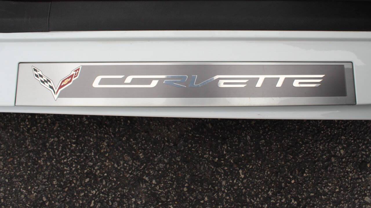 2016 White Chevrolet Corvette Z51 2LT Coupe Automatic (1G1YK2D73G5) with an 6.2L V8 6.2L V8 engine, Automatic 8-Speed transmission, located at 4301 NW 39th , Oklahoma City, OK, 73112, (405) 949-5600, 35.512135, -97.598671 - NO DRIVERS LICENCE -NO FULL COVERAGE INSURANCE - NO CREDIT CHECK. COME ON OVER TO SUPERSPORTS, TAKE A LOOK AND TEST DRIVE. PLEASE GIVE US A CALL AT (405) 949-5600. NO LICENCIA DE CONDUCIR - NO SEGURO DE COBERTURA TOTAL - NO VERIFICACION DE CREDITO. VISITENOS EN SUPERSPORTS, MIRE NUESTRO - Photo#26
