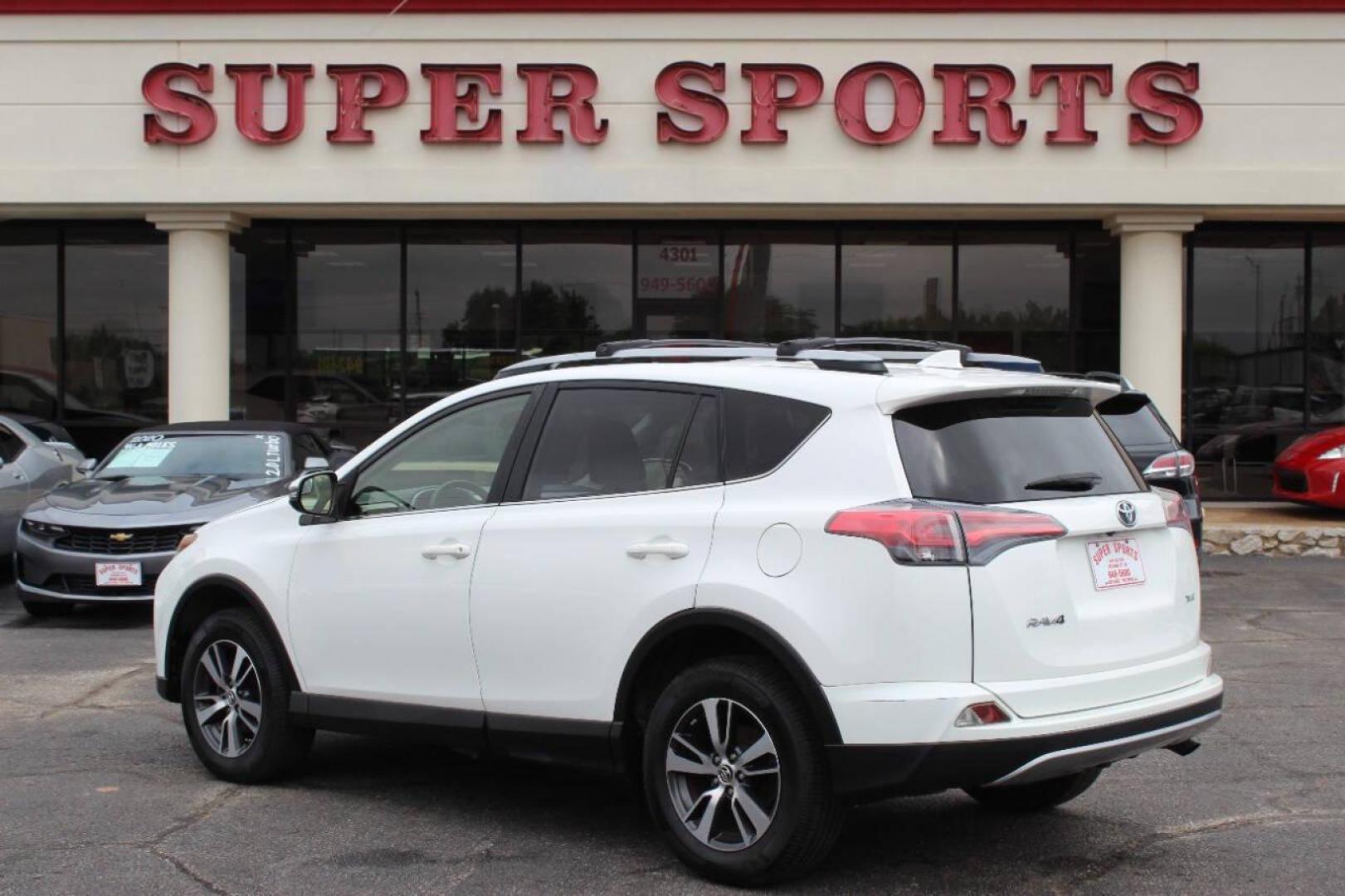 2017 White Toyota RAV4 XLE FWD (JTMWFREV0HJ) with an 2.5L L4 DOHC 16V engine, 6A transmission, located at 4301 NW 39th , Oklahoma City, OK, 73112, (405) 949-5600, 35.512135, -97.598671 - NO DRIVERS LICENCE -NO FULL COVERAGE INSURANCE - NO CREDIT CHECK. COME ON OVER TO SUPERSPORTS, TAKE A LOOK AND TEST DRIVE. PLEASE GIVE US A CALL AT (405) 949-5600. NO LICENCIA DE CONDUCIR - NO SEGURO DE COBERTURA TOTAL - NO VERIFICACION DE CREDITO. VISITENOS EN SUPERSPORTS, MIRE NUESTRO - Photo#5