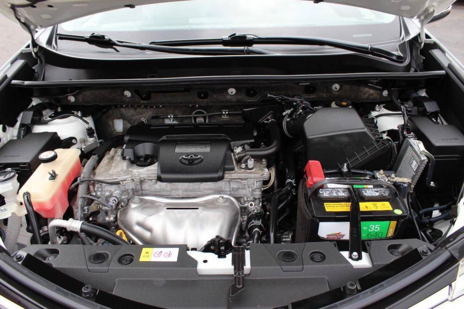 2017 White Toyota RAV4 XLE FWD (JTMWFREV0HJ) with an 2.5L L4 DOHC 16V engine, 6A transmission, located at 4301 NW 39th , Oklahoma City, OK, 73112, (405) 949-5600, 35.512135, -97.598671 - NO DRIVERS LICENCE -NO FULL COVERAGE INSURANCE - NO CREDIT CHECK. COME ON OVER TO SUPERSPORTS, TAKE A LOOK AND TEST DRIVE. PLEASE GIVE US A CALL AT (405) 949-5600. NO LICENCIA DE CONDUCIR - NO SEGURO DE COBERTURA TOTAL - NO VERIFICACION DE CREDITO. VISITENOS EN SUPERSPORTS, MIRE NUESTRO - Photo#8