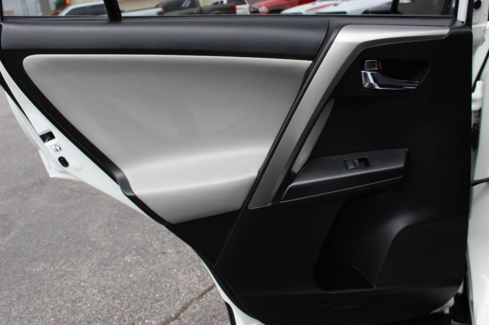 2017 White Toyota RAV4 XLE FWD (JTMWFREV0HJ) with an 2.5L L4 DOHC 16V engine, 6A transmission, located at 4301 NW 39th , Oklahoma City, OK, 73112, (405) 949-5600, 35.512135, -97.598671 - NO DRIVERS LICENCE -NO FULL COVERAGE INSURANCE - NO CREDIT CHECK. COME ON OVER TO SUPERSPORTS, TAKE A LOOK AND TEST DRIVE. PLEASE GIVE US A CALL AT (405) 949-5600. NO LICENCIA DE CONDUCIR - NO SEGURO DE COBERTURA TOTAL - NO VERIFICACION DE CREDITO. VISITENOS EN SUPERSPORTS, MIRE NUESTRO - Photo#15