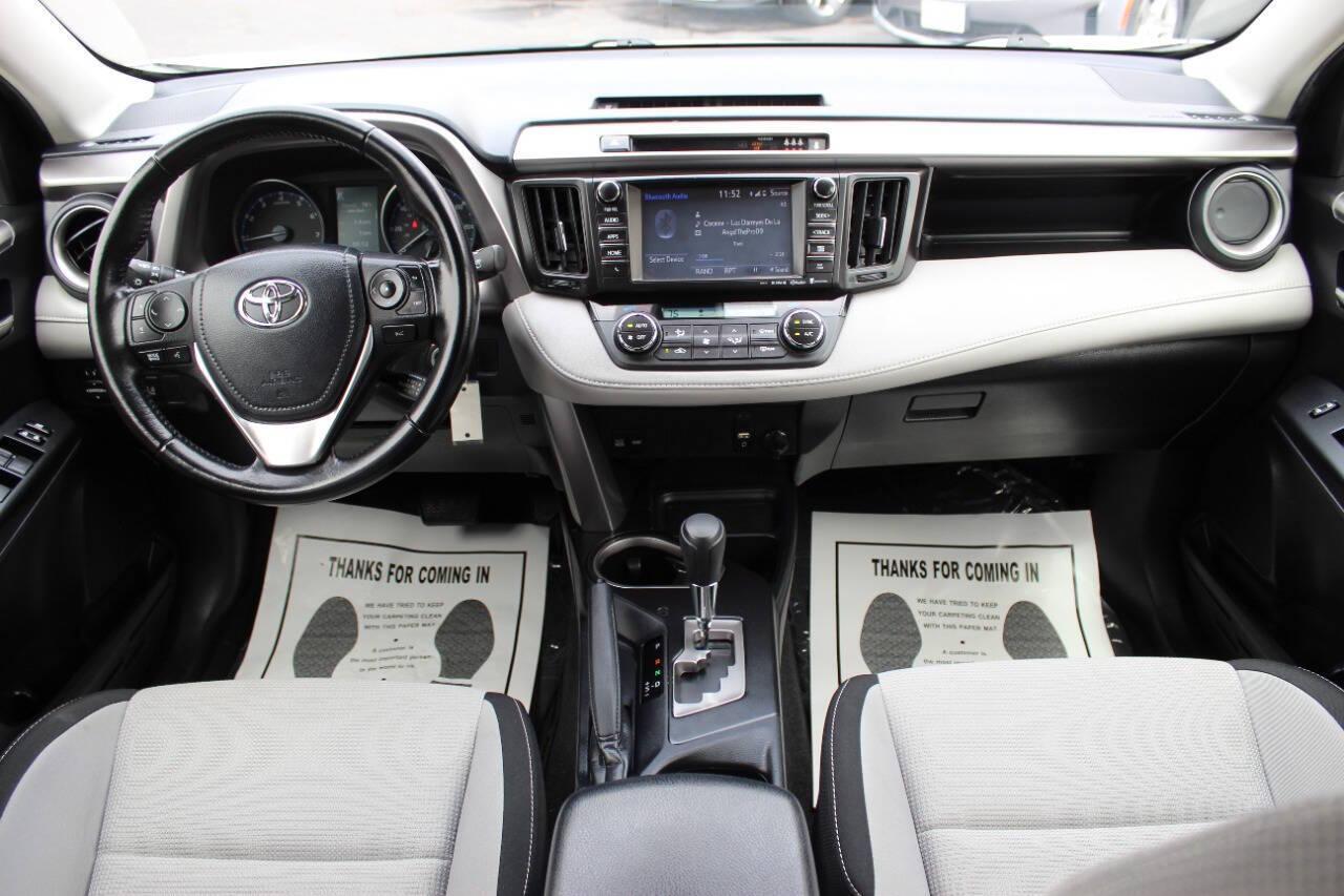 2017 White Toyota RAV4 XLE FWD (JTMWFREV0HJ) with an 2.5L L4 DOHC 16V engine, 6A transmission, located at 4301 NW 39th , Oklahoma City, OK, 73112, (405) 949-5600, 35.512135, -97.598671 - NO DRIVERS LICENCE -NO FULL COVERAGE INSURANCE - NO CREDIT CHECK. COME ON OVER TO SUPERSPORTS, TAKE A LOOK AND TEST DRIVE. PLEASE GIVE US A CALL AT (405) 949-5600. NO LICENCIA DE CONDUCIR - NO SEGURO DE COBERTURA TOTAL - NO VERIFICACION DE CREDITO. VISITENOS EN SUPERSPORTS, MIRE NUESTRO - Photo#17