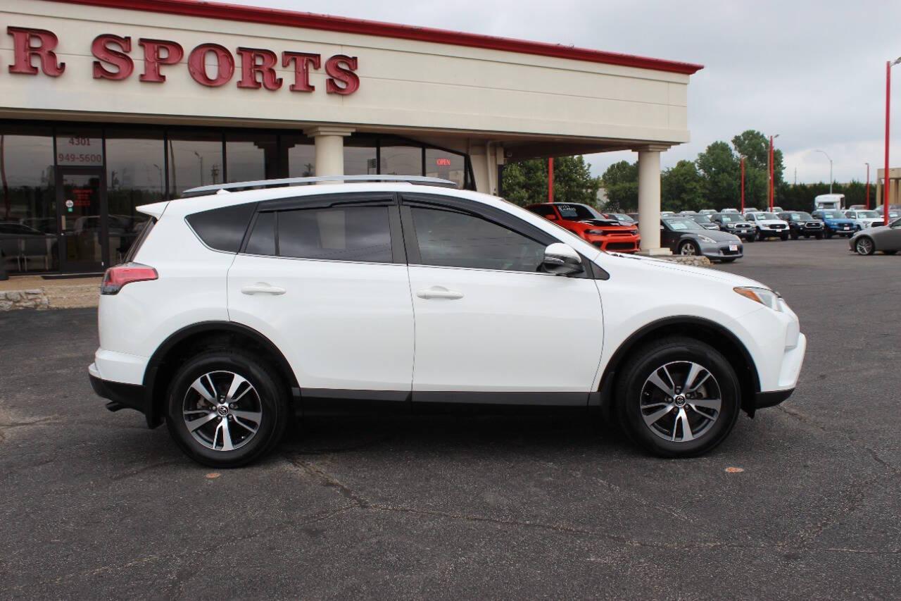 2018 White Toyota RAV4 XLE FWD (JTMWFREV1JJ) with an 2.5L L4 DOHC 16V engine, 6A transmission, located at 4301 NW 39th , Oklahoma City, OK, 73112, (405) 949-5600, 35.512135, -97.598671 - NO DRIVERS LICENCE -NO FULL COVERAGE INSURANCE - NO CREDIT CHECK. COME ON OVER TO SUPERSPORTS, TAKE A LOOK AND TEST DRIVE. PLEASE GIVE US A CALL AT (405) 949-5600. NO LICENCIA DE CONDUCIR - NO SEGURO DE COBERTURA TOTAL - NO VERIFICACION DE CREDITO. VISITENOS EN SUPERSPORTS, MIRE NUESTRO - Photo#2