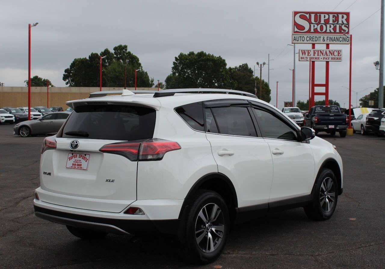 2018 White Toyota RAV4 XLE FWD (JTMWFREV1JJ) with an 2.5L L4 DOHC 16V engine, 6A transmission, located at 4301 NW 39th , Oklahoma City, OK, 73112, (405) 949-5600, 35.512135, -97.598671 - NO DRIVERS LICENCE -NO FULL COVERAGE INSURANCE - NO CREDIT CHECK. COME ON OVER TO SUPERSPORTS, TAKE A LOOK AND TEST DRIVE. PLEASE GIVE US A CALL AT (405) 949-5600. NO LICENCIA DE CONDUCIR - NO SEGURO DE COBERTURA TOTAL - NO VERIFICACION DE CREDITO. VISITENOS EN SUPERSPORTS, MIRE NUESTRO - Photo#3