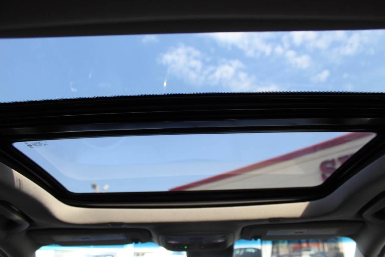 2018 Silver Cadillac CTS 2.0L Turbo Luxury RWD (1G6AR5SX3J0) with an 2.0L L4 DOHC 24V TURBO engine, 6A transmission, located at 4301 NW 39th , Oklahoma City, OK, 73112, (405) 949-5600, 35.512135, -97.598671 - NO DRIVERS LICENCE -NO FULL COVERAGE INSURANCE - NO CREDIT CHECK. COME ON OVER TO SUPERSPORTS, TAKE A LOOK AND TEST DRIVE. PLEASE GIVE US A CALL AT (405) 949-5600. NO LICENCIA DE CONDUCIR - NO SEGURO DE COBERTURA TOTAL - NO VERIFICACION DE CREDITO. VISITENOS EN SUPERSPORTS, MIRE NUESTRO - Photo#18