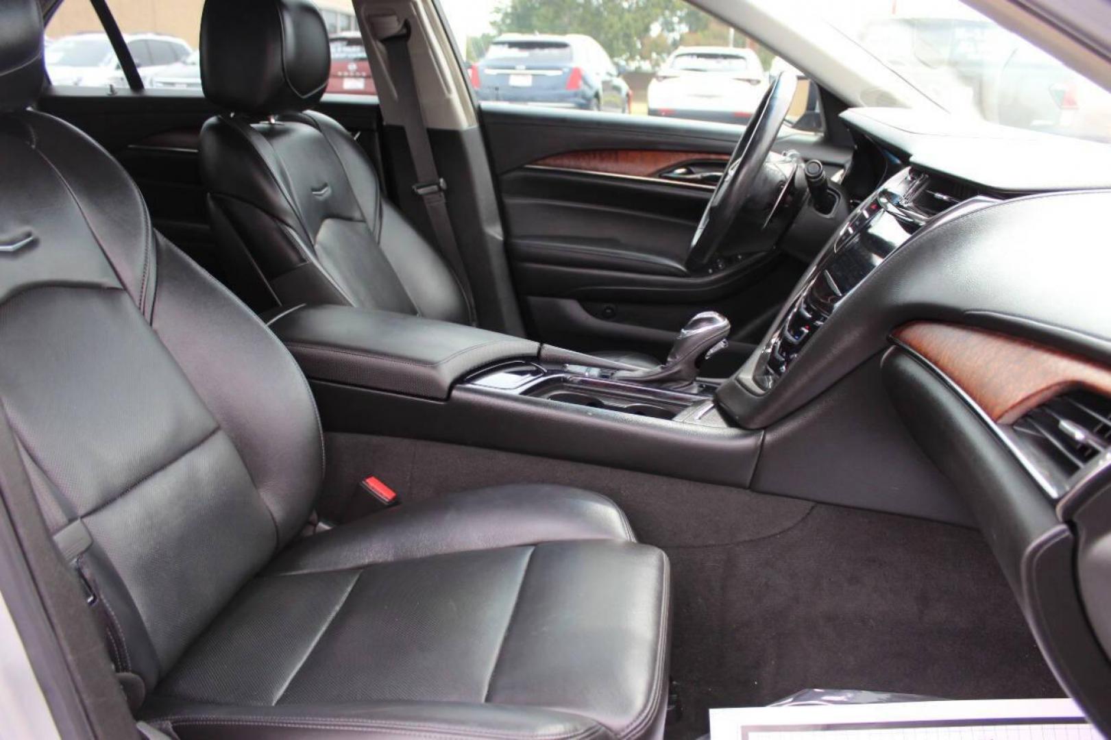 2018 Silver Cadillac CTS 2.0L Turbo Luxury RWD (1G6AR5SX3J0) with an 2.0L L4 DOHC 24V TURBO engine, 6A transmission, located at 4301 NW 39th , Oklahoma City, OK, 73112, (405) 949-5600, 35.512135, -97.598671 - NO DRIVERS LICENCE -NO FULL COVERAGE INSURANCE - NO CREDIT CHECK. COME ON OVER TO SUPERSPORTS, TAKE A LOOK AND TEST DRIVE. PLEASE GIVE US A CALL AT (405) 949-5600. NO LICENCIA DE CONDUCIR - NO SEGURO DE COBERTURA TOTAL - NO VERIFICACION DE CREDITO. VISITENOS EN SUPERSPORTS, MIRE NUESTRO - Photo#9
