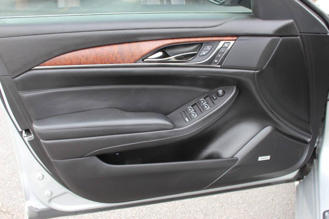 2018 Silver Cadillac CTS 2.0L Turbo Luxury RWD (1G6AR5SX3J0) with an 2.0L L4 DOHC 24V TURBO engine, 6A transmission, located at 4301 NW 39th , Oklahoma City, OK, 73112, (405) 949-5600, 35.512135, -97.598671 - NO DRIVERS LICENCE -NO FULL COVERAGE INSURANCE - NO CREDIT CHECK. COME ON OVER TO SUPERSPORTS, TAKE A LOOK AND TEST DRIVE. PLEASE GIVE US A CALL AT (405) 949-5600. NO LICENCIA DE CONDUCIR - NO SEGURO DE COBERTURA TOTAL - NO VERIFICACION DE CREDITO. VISITENOS EN SUPERSPORTS, MIRE NUESTRO - Photo#16