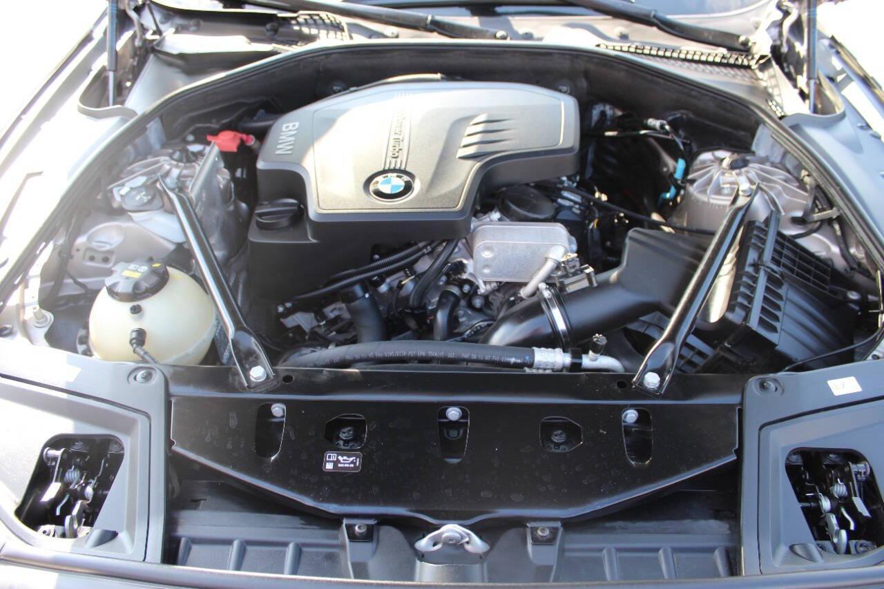 2016 Beige BMW 5 Series 528i (WBA5A5C57GG) with an 2.0L I4 Turbocharger 2.0L I4 engine, Automatic 8-Speed transmission, located at 4301 NW 39th , Oklahoma City, OK, 73112, (405) 949-5600, 35.512135, -97.598671 - NO DRIVERS LICENCE -NO FULL COVERAGE INSURANCE - NO CREDIT CHECK. COME ON OVER TO SUPERSPORTS, TAKE A LOOK AND TEST DRIVE. PLEASE GIVE US A CALL AT (405) 949-5600. NO LICENCIA DE CONDUCIR - NO SEGURO DE COBERTURA TOTAL - NO VERIFICACION DE CREDITO. VISITENOS EN SUPERSPORTS, MIRE NUESTRO - Photo#7