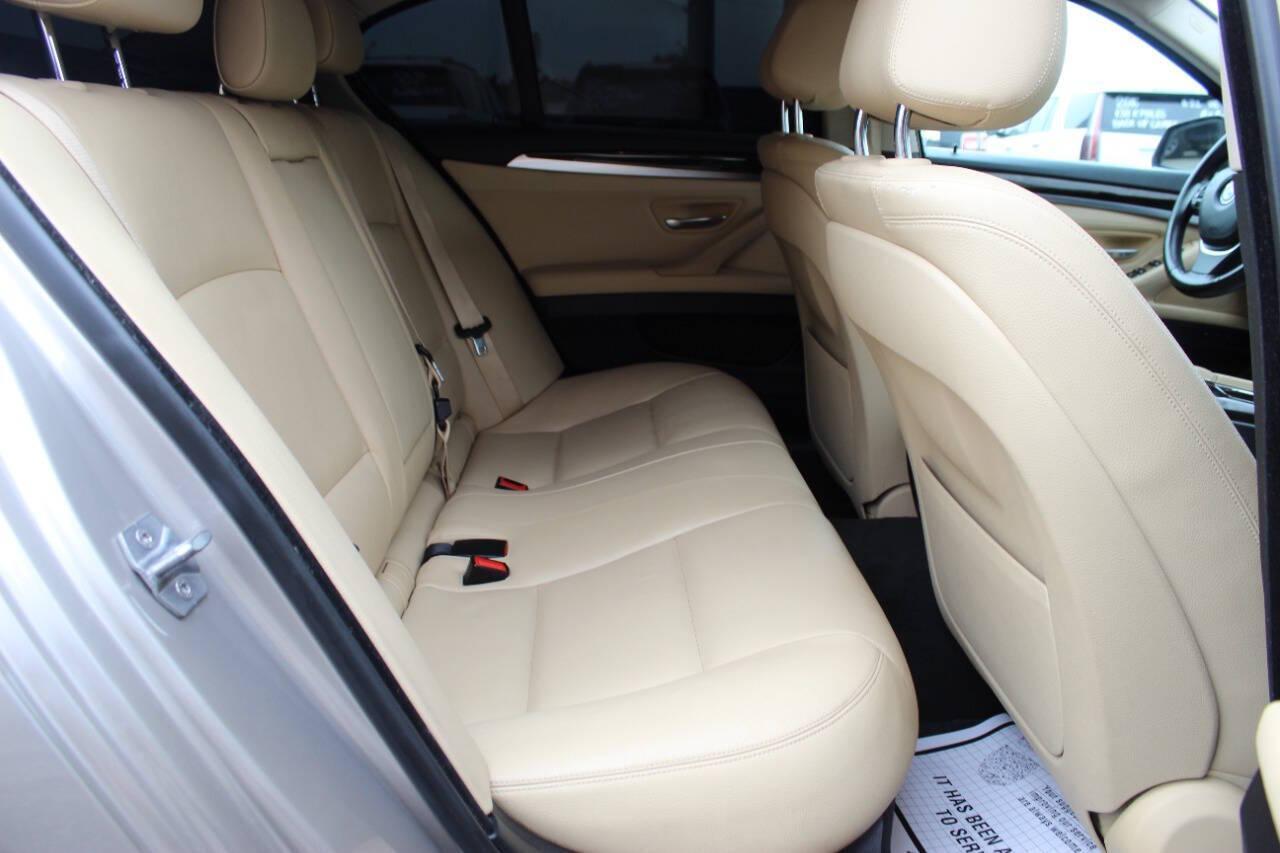 2016 Beige BMW 5 Series 528i (WBA5A5C57GG) with an 2.0L I4 Turbocharger 2.0L I4 engine, Automatic 8-Speed transmission, located at 4301 NW 39th , Oklahoma City, OK, 73112, (405) 949-5600, 35.512135, -97.598671 - NO DRIVERS LICENCE -NO FULL COVERAGE INSURANCE - NO CREDIT CHECK. COME ON OVER TO SUPERSPORTS, TAKE A LOOK AND TEST DRIVE. PLEASE GIVE US A CALL AT (405) 949-5600. NO LICENCIA DE CONDUCIR - NO SEGURO DE COBERTURA TOTAL - NO VERIFICACION DE CREDITO. VISITENOS EN SUPERSPORTS, MIRE NUESTRO - Photo#10