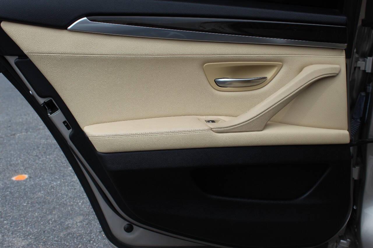 2016 Beige BMW 5 Series 528i (WBA5A5C57GG) with an 2.0L I4 Turbocharger 2.0L I4 engine, Automatic 8-Speed transmission, located at 4301 NW 39th , Oklahoma City, OK, 73112, (405) 949-5600, 35.512135, -97.598671 - NO DRIVERS LICENCE -NO FULL COVERAGE INSURANCE - NO CREDIT CHECK. COME ON OVER TO SUPERSPORTS, TAKE A LOOK AND TEST DRIVE. PLEASE GIVE US A CALL AT (405) 949-5600. NO LICENCIA DE CONDUCIR - NO SEGURO DE COBERTURA TOTAL - NO VERIFICACION DE CREDITO. VISITENOS EN SUPERSPORTS, MIRE NUESTRO - Photo#14