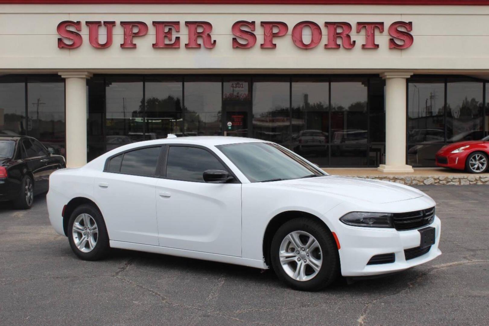 2023 White Dodge Charger SXT (2C3CDXBG5PH) with an 3.6L V6 DOHC 24V engine, 8A transmission, located at 4301 NW 39th , Oklahoma City, OK, 73112, (405) 949-5600, 35.512135, -97.598671 - NO DRIVERS LICENCE -NO FULL COVERAGE INSURANCE - NO CREDIT CHECK. COME ON OVER TO SUPERSPORTS, TAKE A LOOK AND TEST DRIVE. PLEASE GIVE US A CALL AT (405) 949-5600. NO LICENCIA DE CONDUCIR - NO SEGURO DE COBERTURA TOTAL - NO VERIFICACION DE CREDITO. VISITENOS EN SUPERSPORTS, MIRE NUESTRO - Photo#2