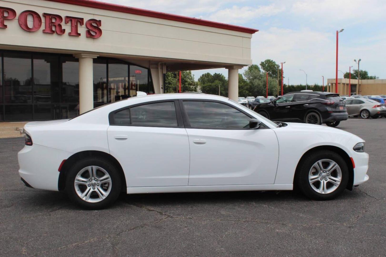 2023 White Dodge Charger SXT (2C3CDXBG5PH) with an 3.6L V6 DOHC 24V engine, 8A transmission, located at 4301 NW 39th , Oklahoma City, OK, 73112, (405) 949-5600, 35.512135, -97.598671 - NO DRIVERS LICENCE -NO FULL COVERAGE INSURANCE - NO CREDIT CHECK. COME ON OVER TO SUPERSPORTS, TAKE A LOOK AND TEST DRIVE. PLEASE GIVE US A CALL AT (405) 949-5600. NO LICENCIA DE CONDUCIR - NO SEGURO DE COBERTURA TOTAL - NO VERIFICACION DE CREDITO. VISITENOS EN SUPERSPORTS, MIRE NUESTRO - Photo#3
