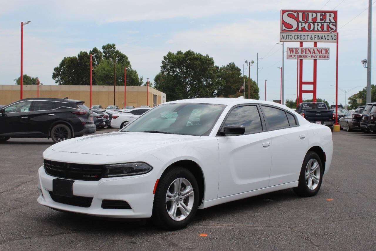 2023 White Dodge Charger SXT (2C3CDXBG5PH) with an 3.6L V6 DOHC 24V engine, 8A transmission, located at 4301 NW 39th , Oklahoma City, OK, 73112, (405) 949-5600, 35.512135, -97.598671 - NO DRIVERS LICENCE -NO FULL COVERAGE INSURANCE - NO CREDIT CHECK. COME ON OVER TO SUPERSPORTS, TAKE A LOOK AND TEST DRIVE. PLEASE GIVE US A CALL AT (405) 949-5600. NO LICENCIA DE CONDUCIR - NO SEGURO DE COBERTURA TOTAL - NO VERIFICACION DE CREDITO. VISITENOS EN SUPERSPORTS, MIRE NUESTRO - Photo#6
