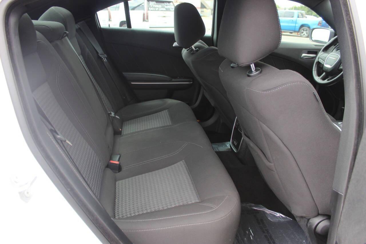 2023 White Dodge Charger SXT (2C3CDXBG5PH) with an 3.6L V6 DOHC 24V engine, 8A transmission, located at 4301 NW 39th , Oklahoma City, OK, 73112, (405) 949-5600, 35.512135, -97.598671 - NO DRIVERS LICENCE -NO FULL COVERAGE INSURANCE - NO CREDIT CHECK. COME ON OVER TO SUPERSPORTS, TAKE A LOOK AND TEST DRIVE. PLEASE GIVE US A CALL AT (405) 949-5600. NO LICENCIA DE CONDUCIR - NO SEGURO DE COBERTURA TOTAL - NO VERIFICACION DE CREDITO. VISITENOS EN SUPERSPORTS, MIRE NUESTRO - Photo#10