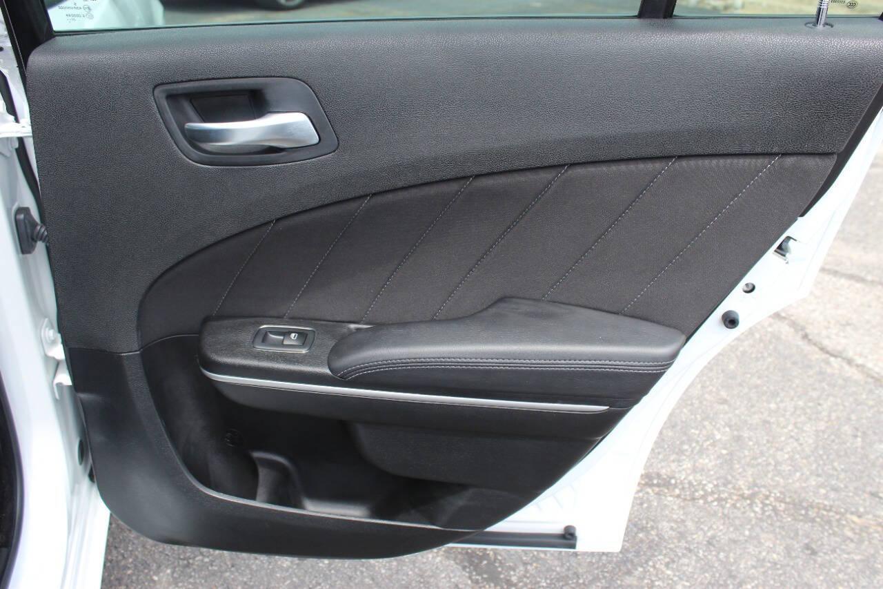 2023 White Dodge Charger SXT (2C3CDXBG5PH) with an 3.6L V6 DOHC 24V engine, 8A transmission, located at 4301 NW 39th , Oklahoma City, OK, 73112, (405) 949-5600, 35.512135, -97.598671 - NO DRIVERS LICENCE -NO FULL COVERAGE INSURANCE - NO CREDIT CHECK. COME ON OVER TO SUPERSPORTS, TAKE A LOOK AND TEST DRIVE. PLEASE GIVE US A CALL AT (405) 949-5600. NO LICENCIA DE CONDUCIR - NO SEGURO DE COBERTURA TOTAL - NO VERIFICACION DE CREDITO. VISITENOS EN SUPERSPORTS, MIRE NUESTRO - Photo#11