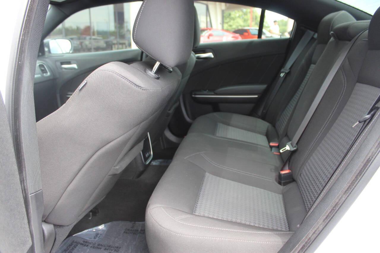 2023 White Dodge Charger SXT (2C3CDXBG5PH) with an 3.6L V6 DOHC 24V engine, 8A transmission, located at 4301 NW 39th , Oklahoma City, OK, 73112, (405) 949-5600, 35.512135, -97.598671 - NO DRIVERS LICENCE -NO FULL COVERAGE INSURANCE - NO CREDIT CHECK. COME ON OVER TO SUPERSPORTS, TAKE A LOOK AND TEST DRIVE. PLEASE GIVE US A CALL AT (405) 949-5600. NO LICENCIA DE CONDUCIR - NO SEGURO DE COBERTURA TOTAL - NO VERIFICACION DE CREDITO. VISITENOS EN SUPERSPORTS, MIRE NUESTRO - Photo#13