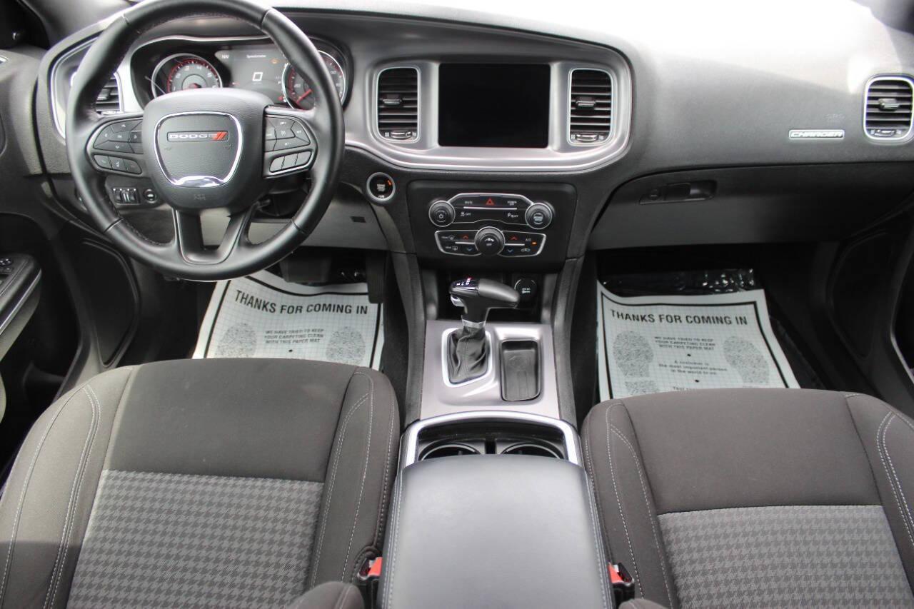 2023 White Dodge Charger SXT (2C3CDXBG5PH) with an 3.6L V6 DOHC 24V engine, 8A transmission, located at 4301 NW 39th , Oklahoma City, OK, 73112, (405) 949-5600, 35.512135, -97.598671 - NO DRIVERS LICENCE -NO FULL COVERAGE INSURANCE - NO CREDIT CHECK. COME ON OVER TO SUPERSPORTS, TAKE A LOOK AND TEST DRIVE. PLEASE GIVE US A CALL AT (405) 949-5600. NO LICENCIA DE CONDUCIR - NO SEGURO DE COBERTURA TOTAL - NO VERIFICACION DE CREDITO. VISITENOS EN SUPERSPORTS, MIRE NUESTRO - Photo#17