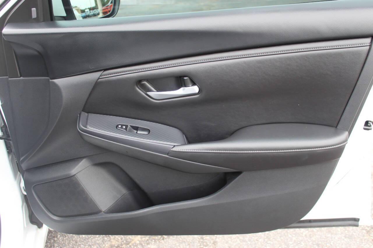 2023 White Nissan Sentra SV (3N1AB8CV5PY) with an 1.8L L4 SFI DOHC 16V engine, CVT transmission, located at 4301 NW 39th , Oklahoma City, OK, 73112, (405) 949-5600, 35.512135, -97.598671 - NO DRIVERS LICENSE - NO FULL COVERAGE INSURANCE - NO CREDIT CHECK. COME ON OVER TO SUPERSPORTS AND TAKE A LOOK AND TEST DRIVE PLEASE GIVE US A CALL AT (405) 949-5600. NO LICENCIA DE MANEJAR - NO SEGURO DE COBERTURA TOTAL - NO VERIFICACION DE CREDITO. POR FAVOR VENGAN A SUPERSPORTS, ECHE - Photo#9