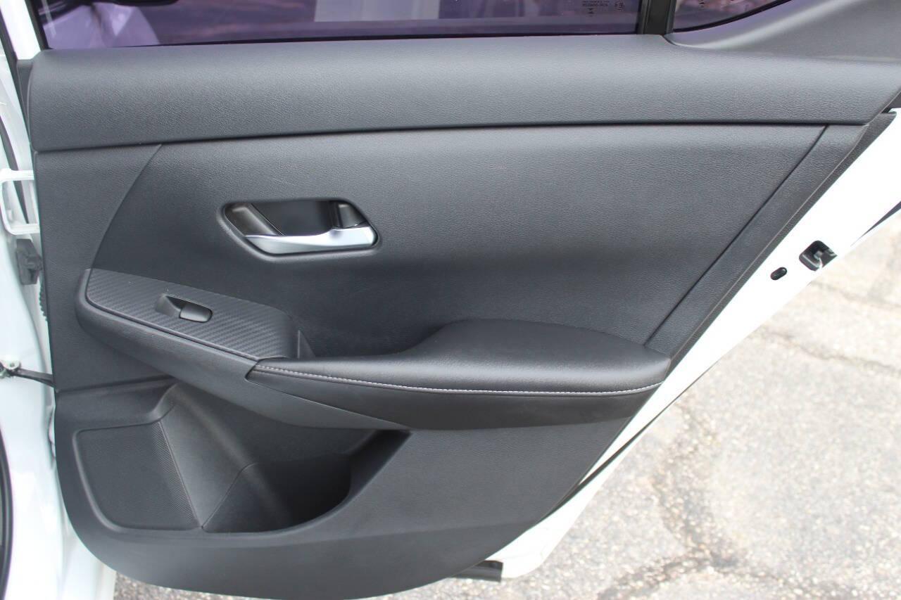 2023 White Nissan Sentra SV (3N1AB8CV5PY) with an 1.8L L4 SFI DOHC 16V engine, CVT transmission, located at 4301 NW 39th , Oklahoma City, OK, 73112, (405) 949-5600, 35.512135, -97.598671 - NO DRIVERS LICENSE - NO FULL COVERAGE INSURANCE - NO CREDIT CHECK. COME ON OVER TO SUPERSPORTS AND TAKE A LOOK AND TEST DRIVE PLEASE GIVE US A CALL AT (405) 949-5600. NO LICENCIA DE MANEJAR - NO SEGURO DE COBERTURA TOTAL - NO VERIFICACION DE CREDITO. POR FAVOR VENGAN A SUPERSPORTS, ECHE - Photo#11