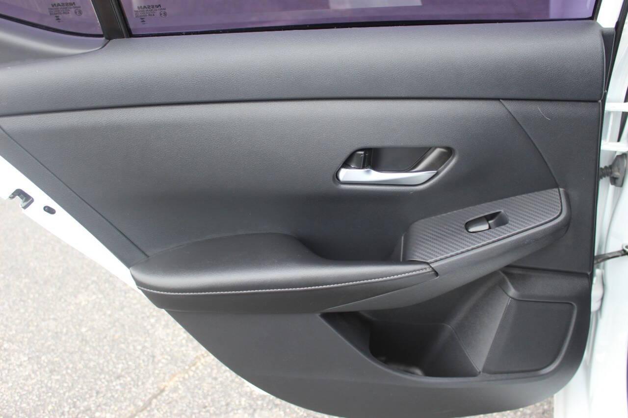 2023 White Nissan Sentra SV (3N1AB8CV5PY) with an 1.8L L4 SFI DOHC 16V engine, CVT transmission, located at 4301 NW 39th , Oklahoma City, OK, 73112, (405) 949-5600, 35.512135, -97.598671 - NO DRIVERS LICENSE - NO FULL COVERAGE INSURANCE - NO CREDIT CHECK. COME ON OVER TO SUPERSPORTS AND TAKE A LOOK AND TEST DRIVE PLEASE GIVE US A CALL AT (405) 949-5600. NO LICENCIA DE MANEJAR - NO SEGURO DE COBERTURA TOTAL - NO VERIFICACION DE CREDITO. POR FAVOR VENGAN A SUPERSPORTS, ECHE - Photo#14