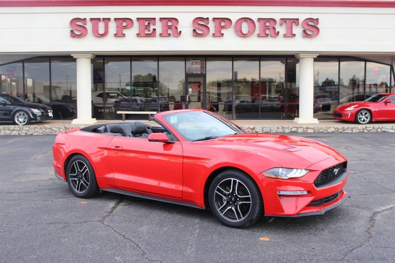 2020 Red Ford Mustang EcoBoost Premium Convertible (1FATP8UH4L5) with an 2.3L L4 DOHC 16V engine, Automatic 10-Speed transmission, located at 4301 NW 39th , Oklahoma City, OK, 73112, (405) 949-5600, 35.512135, -97.598671 - NO DRIVERS LICENSE - NO FULL COVERAGE INSURANCE - NO CREDIT CHECK. COME ON OVER TO SUPERSPORTS AND TAKE A LOOK AND TEST DRIVE PLEASE GIVE US A CALL AT (405) 949-5600. NO LICENCIA DE MANEJAR - NO SEGURO DE COBERTURA TOTAL - NO VERIFICACION DE CREDITO. POR FAVOR VENGAN A SUPERSPORTS, ECHE U - Photo#4