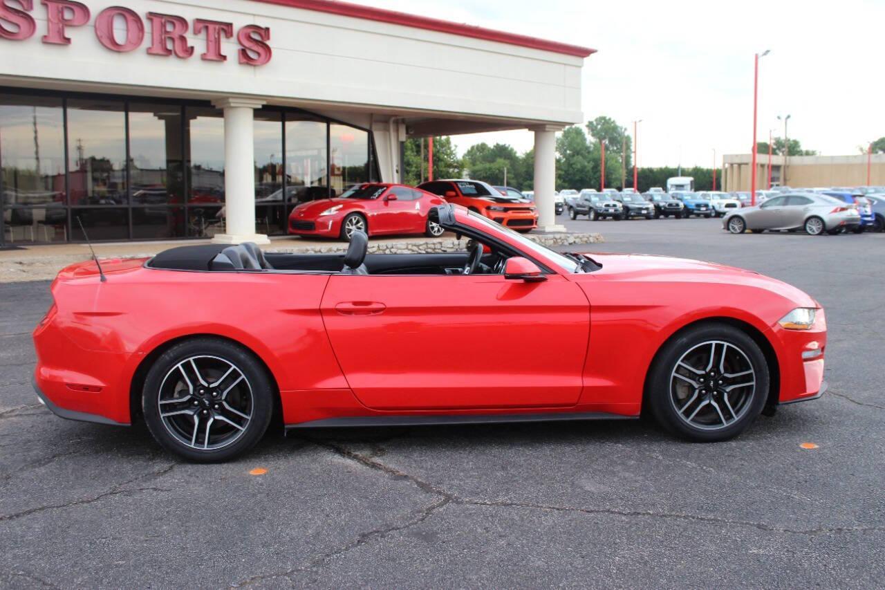 2020 Red Ford Mustang EcoBoost Premium Convertible (1FATP8UH4L5) with an 2.3L L4 DOHC 16V engine, Automatic 10-Speed transmission, located at 4301 NW 39th , Oklahoma City, OK, 73112, (405) 949-5600, 35.512135, -97.598671 - NO DRIVERS LICENSE - NO FULL COVERAGE INSURANCE - NO CREDIT CHECK. COME ON OVER TO SUPERSPORTS AND TAKE A LOOK AND TEST DRIVE PLEASE GIVE US A CALL AT (405) 949-5600. NO LICENCIA DE MANEJAR - NO SEGURO DE COBERTURA TOTAL - NO VERIFICACION DE CREDITO. POR FAVOR VENGAN A SUPERSPORTS, ECHE U - Photo#5