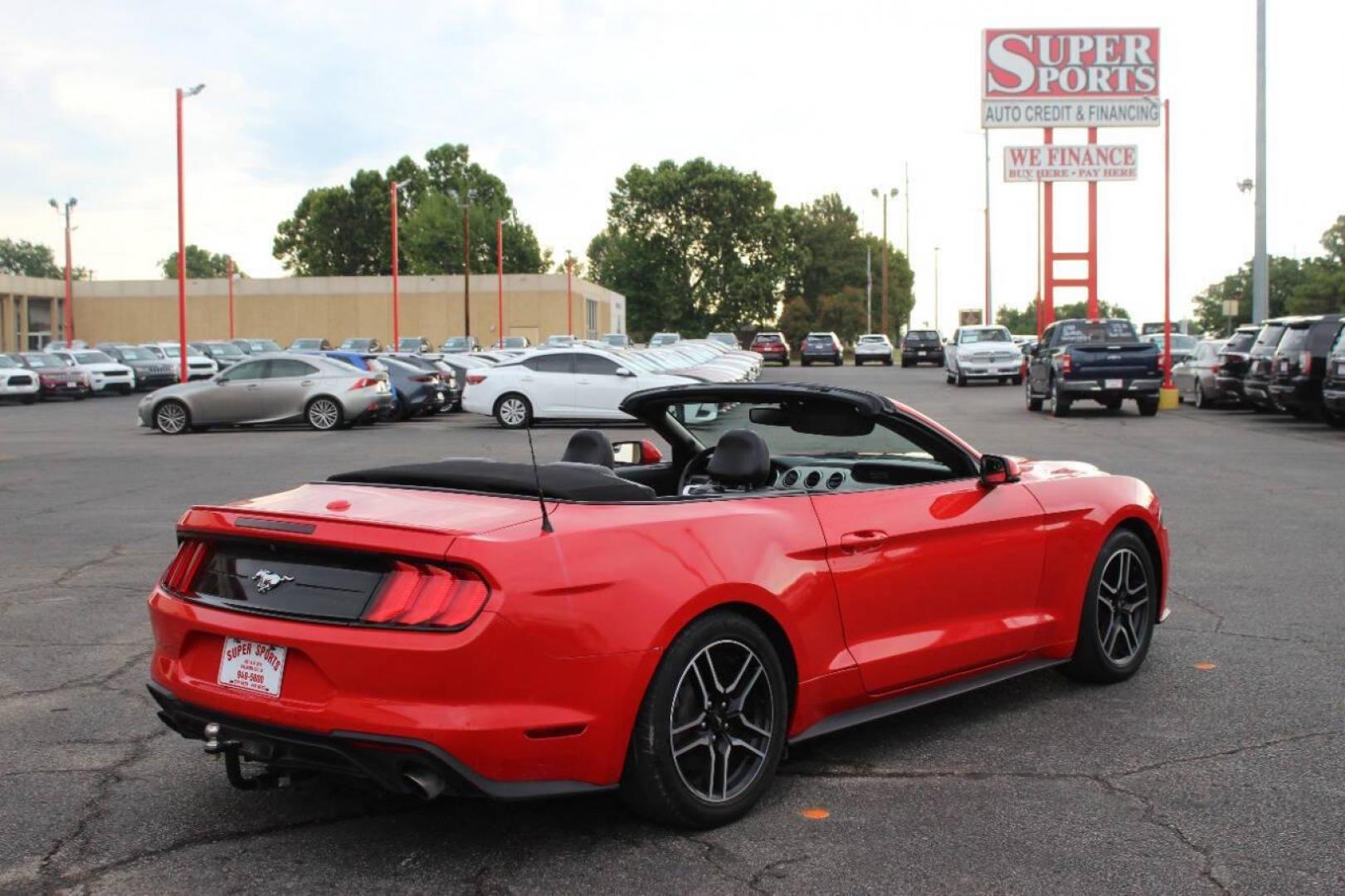 2020 Red Ford Mustang EcoBoost Premium Convertible (1FATP8UH4L5) with an 2.3L L4 DOHC 16V engine, Automatic 10-Speed transmission, located at 4301 NW 39th , Oklahoma City, OK, 73112, (405) 949-5600, 35.512135, -97.598671 - NO DRIVERS LICENSE - NO FULL COVERAGE INSURANCE - NO CREDIT CHECK. COME ON OVER TO SUPERSPORTS AND TAKE A LOOK AND TEST DRIVE PLEASE GIVE US A CALL AT (405) 949-5600. NO LICENCIA DE MANEJAR - NO SEGURO DE COBERTURA TOTAL - NO VERIFICACION DE CREDITO. POR FAVOR VENGAN A SUPERSPORTS, ECHE U - Photo#7