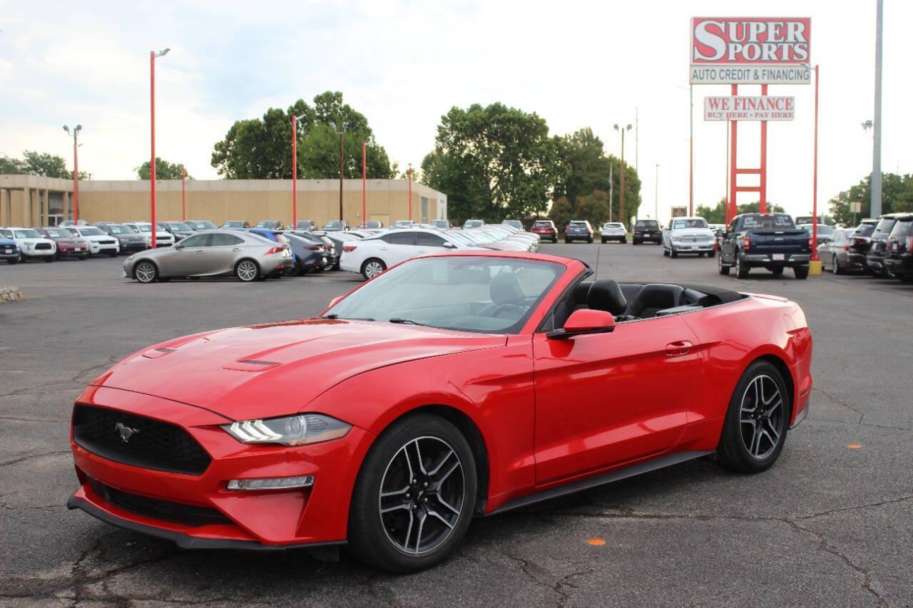 2020 Red Ford Mustang EcoBoost Premium Convertible (1FATP8UH4L5) with an 2.3L L4 DOHC 16V engine, Automatic 10-Speed transmission, located at 4301 NW 39th , Oklahoma City, OK, 73112, (405) 949-5600, 35.512135, -97.598671 - NO DRIVERS LICENSE - NO FULL COVERAGE INSURANCE - NO CREDIT CHECK. COME ON OVER TO SUPERSPORTS AND TAKE A LOOK AND TEST DRIVE PLEASE GIVE US A CALL AT (405) 949-5600. NO LICENCIA DE MANEJAR - NO SEGURO DE COBERTURA TOTAL - NO VERIFICACION DE CREDITO. POR FAVOR VENGAN A SUPERSPORTS, ECHE U - Photo#9
