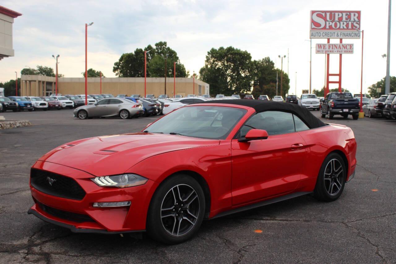 2020 Red Ford Mustang EcoBoost Premium Convertible (1FATP8UH4L5) with an 2.3L L4 DOHC 16V engine, Automatic 10-Speed transmission, located at 4301 NW 39th , Oklahoma City, OK, 73112, (405) 949-5600, 35.512135, -97.598671 - NO DRIVERS LICENSE - NO FULL COVERAGE INSURANCE - NO CREDIT CHECK. COME ON OVER TO SUPERSPORTS AND TAKE A LOOK AND TEST DRIVE PLEASE GIVE US A CALL AT (405) 949-5600. NO LICENCIA DE MANEJAR - NO SEGURO DE COBERTURA TOTAL - NO VERIFICACION DE CREDITO. POR FAVOR VENGAN A SUPERSPORTS, ECHE U - Photo#12