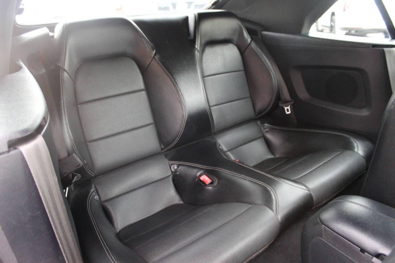 2020 Red Ford Mustang EcoBoost Premium Convertible (1FATP8UH4L5) with an 2.3L L4 DOHC 16V engine, Automatic 10-Speed transmission, located at 4301 NW 39th , Oklahoma City, OK, 73112, (405) 949-5600, 35.512135, -97.598671 - NO DRIVERS LICENSE - NO FULL COVERAGE INSURANCE - NO CREDIT CHECK. COME ON OVER TO SUPERSPORTS AND TAKE A LOOK AND TEST DRIVE PLEASE GIVE US A CALL AT (405) 949-5600. NO LICENCIA DE MANEJAR - NO SEGURO DE COBERTURA TOTAL - NO VERIFICACION DE CREDITO. POR FAVOR VENGAN A SUPERSPORTS, ECHE U - Photo#16