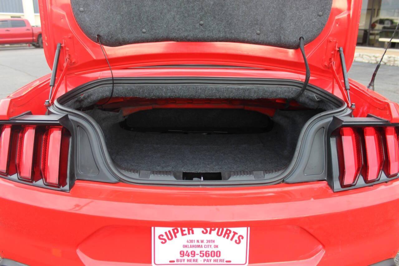 2020 Red Ford Mustang EcoBoost Premium Convertible (1FATP8UH4L5) with an 2.3L L4 DOHC 16V engine, Automatic 10-Speed transmission, located at 4301 NW 39th , Oklahoma City, OK, 73112, (405) 949-5600, 35.512135, -97.598671 - NO DRIVERS LICENSE - NO FULL COVERAGE INSURANCE - NO CREDIT CHECK. COME ON OVER TO SUPERSPORTS AND TAKE A LOOK AND TEST DRIVE PLEASE GIVE US A CALL AT (405) 949-5600. NO LICENCIA DE MANEJAR - NO SEGURO DE COBERTURA TOTAL - NO VERIFICACION DE CREDITO. POR FAVOR VENGAN A SUPERSPORTS, ECHE U - Photo#17