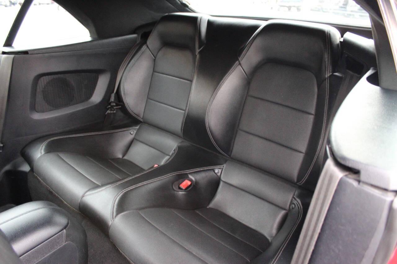 2020 Red Ford Mustang EcoBoost Premium Convertible (1FATP8UH4L5) with an 2.3L L4 DOHC 16V engine, Automatic 10-Speed transmission, located at 4301 NW 39th , Oklahoma City, OK, 73112, (405) 949-5600, 35.512135, -97.598671 - NO DRIVERS LICENSE - NO FULL COVERAGE INSURANCE - NO CREDIT CHECK. COME ON OVER TO SUPERSPORTS AND TAKE A LOOK AND TEST DRIVE PLEASE GIVE US A CALL AT (405) 949-5600. NO LICENCIA DE MANEJAR - NO SEGURO DE COBERTURA TOTAL - NO VERIFICACION DE CREDITO. POR FAVOR VENGAN A SUPERSPORTS, ECHE U - Photo#18