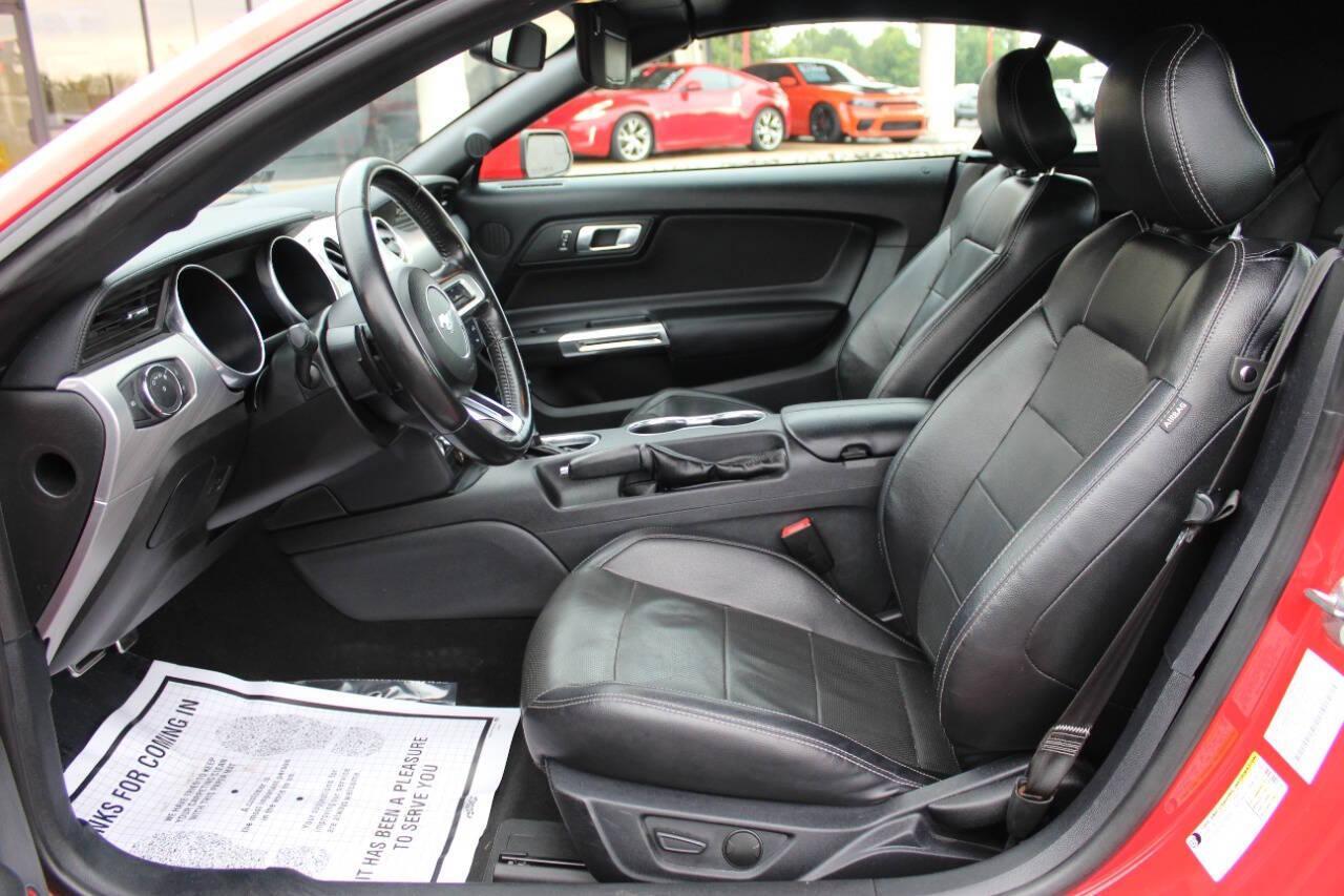 2020 Red Ford Mustang EcoBoost Premium Convertible (1FATP8UH4L5) with an 2.3L L4 DOHC 16V engine, Automatic 10-Speed transmission, located at 4301 NW 39th , Oklahoma City, OK, 73112, (405) 949-5600, 35.512135, -97.598671 - NO DRIVERS LICENSE - NO FULL COVERAGE INSURANCE - NO CREDIT CHECK. COME ON OVER TO SUPERSPORTS AND TAKE A LOOK AND TEST DRIVE PLEASE GIVE US A CALL AT (405) 949-5600. NO LICENCIA DE MANEJAR - NO SEGURO DE COBERTURA TOTAL - NO VERIFICACION DE CREDITO. POR FAVOR VENGAN A SUPERSPORTS, ECHE U - Photo#19