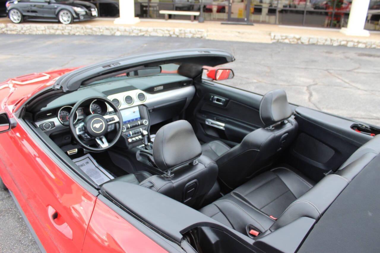 2020 Red Ford Mustang EcoBoost Premium Convertible (1FATP8UH4L5) with an 2.3L L4 DOHC 16V engine, Automatic 10-Speed transmission, located at 4301 NW 39th , Oklahoma City, OK, 73112, (405) 949-5600, 35.512135, -97.598671 - NO DRIVERS LICENSE - NO FULL COVERAGE INSURANCE - NO CREDIT CHECK. COME ON OVER TO SUPERSPORTS AND TAKE A LOOK AND TEST DRIVE PLEASE GIVE US A CALL AT (405) 949-5600. NO LICENCIA DE MANEJAR - NO SEGURO DE COBERTURA TOTAL - NO VERIFICACION DE CREDITO. POR FAVOR VENGAN A SUPERSPORTS, ECHE U - Photo#23